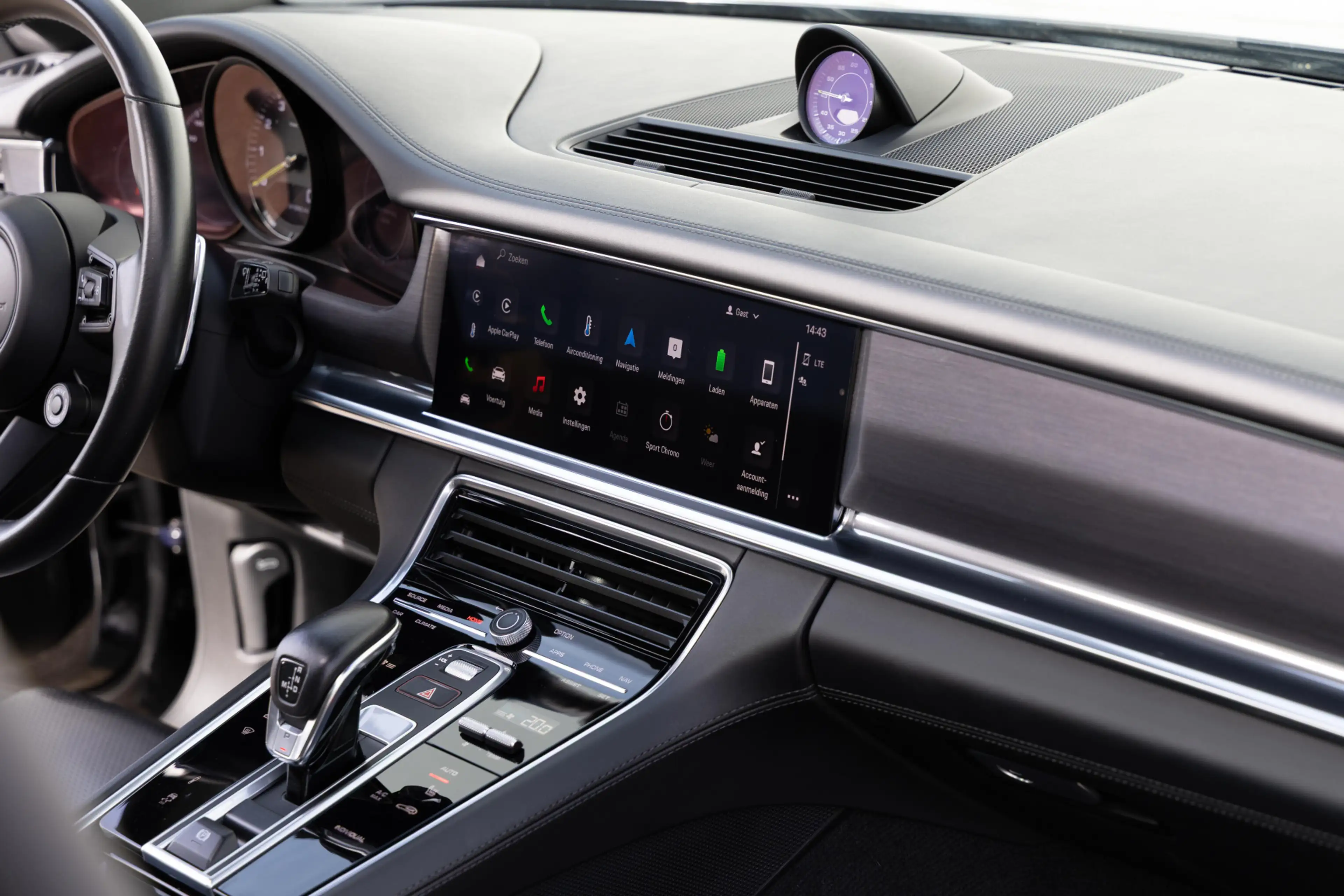 Porsche Panamera Sport Turismo 2.9 4 E-Hybrid Platinum Edition — photo 30