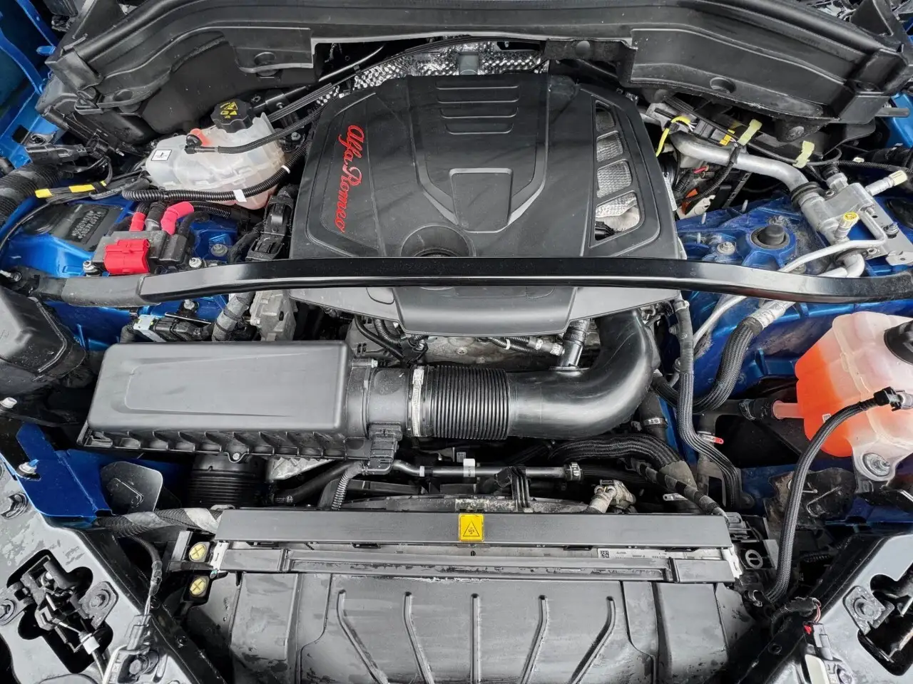 Alfa Romeo Stelvio снимка Alfa Romeo Stelvio