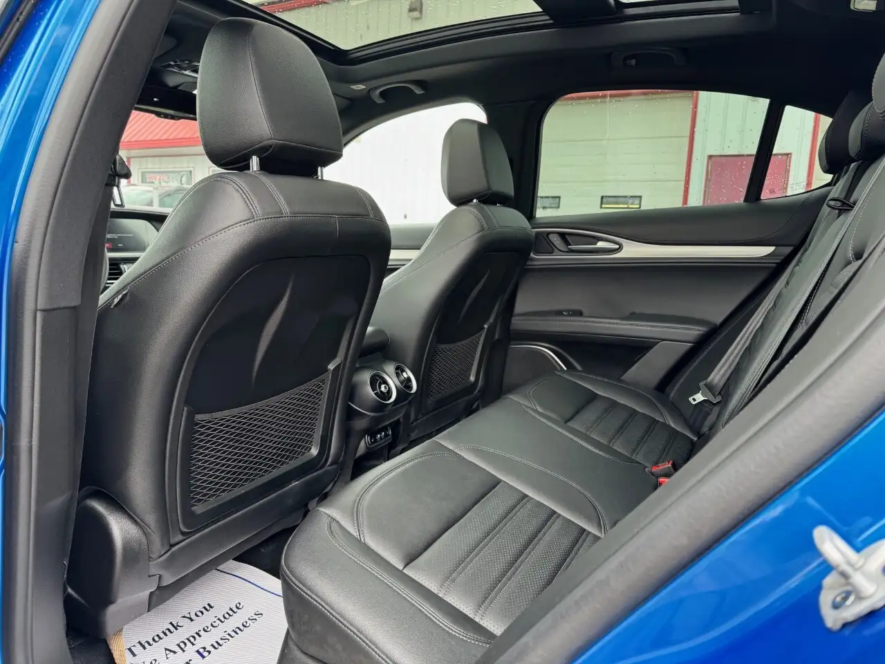 Alfa Romeo Stelvio снимка Alfa Romeo Stelvio