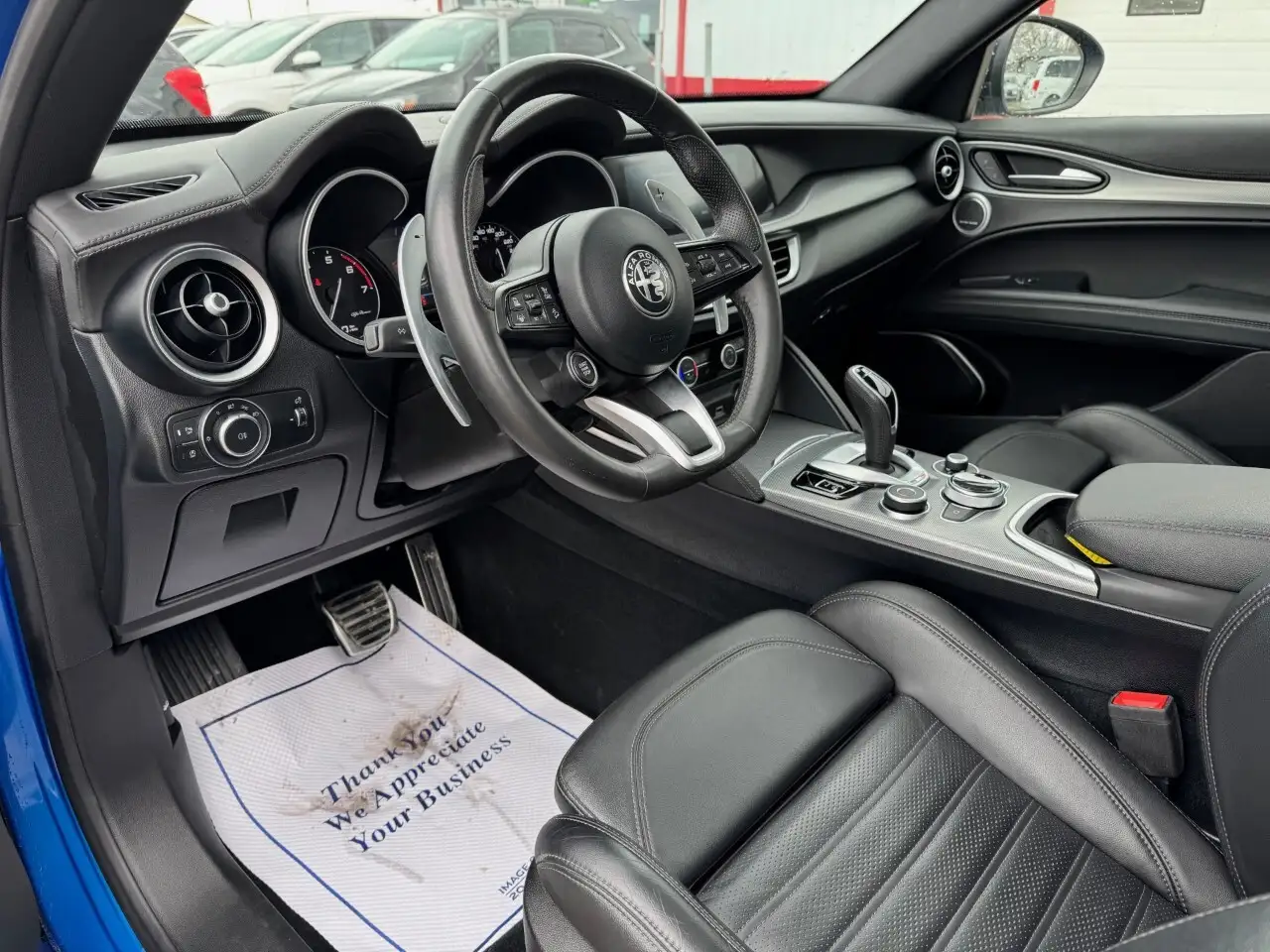 Alfa Romeo Stelvio снимка Alfa Romeo Stelvio