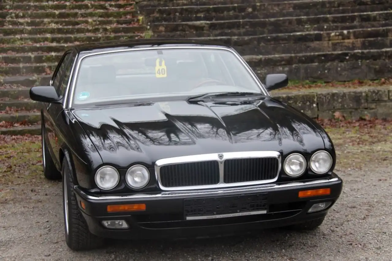 Jaguar XJ6