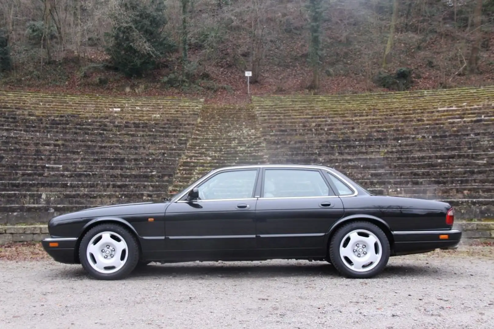 Jaguar XJ6 mit 3 Jahre Garantie Schwarz - 2