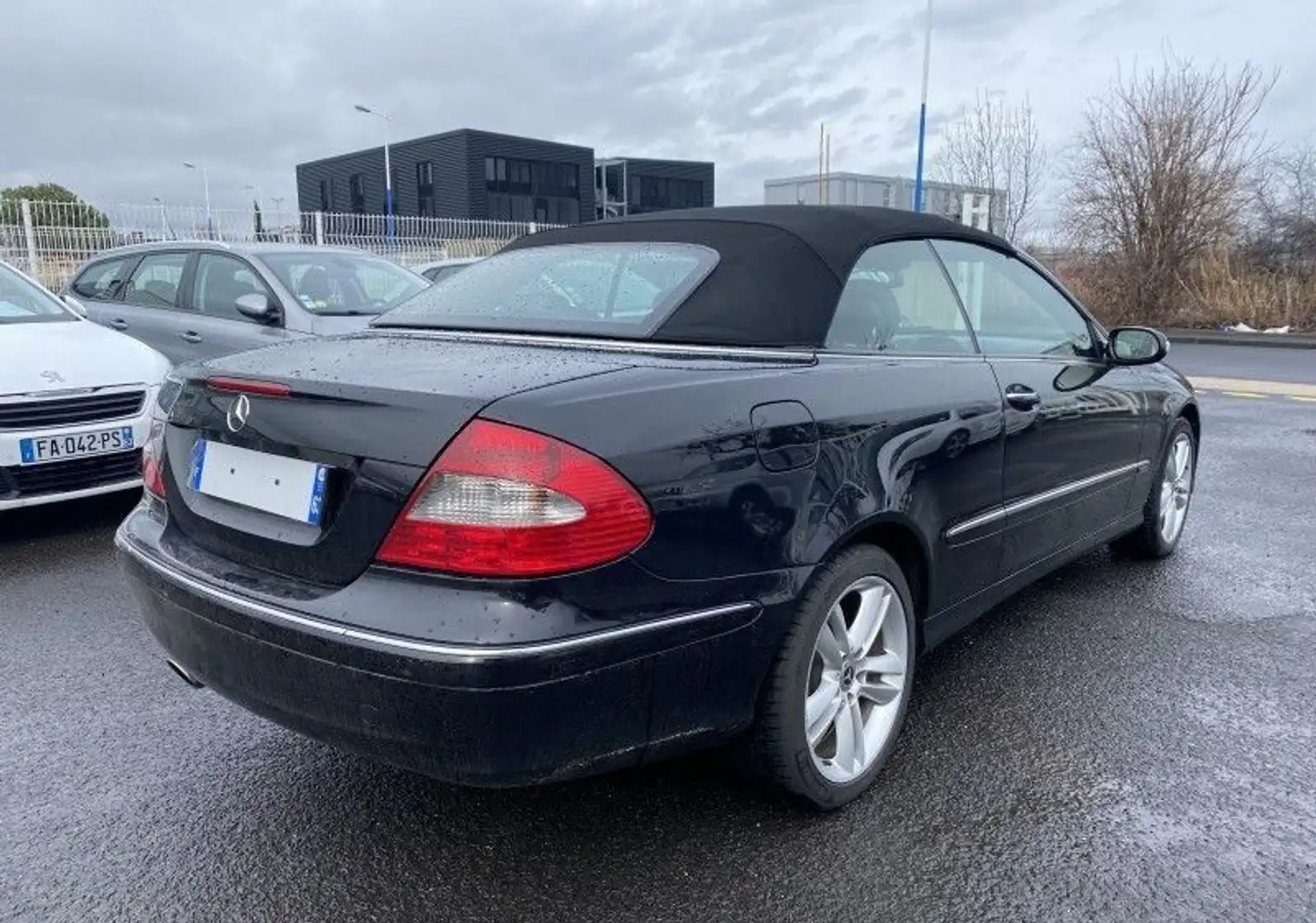 Mercedes-Benz CLK Classe Mercedes CABRIOLET 500 V8 AVANTGARDE 7GTRO Schwarz - 2