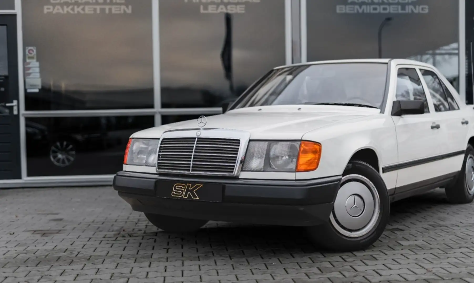 Mercedes-Benz 200 200 l AUTOMAAT l DIT JAAR BELASTINGVRIJ l TREKHAAK Bílá - 2