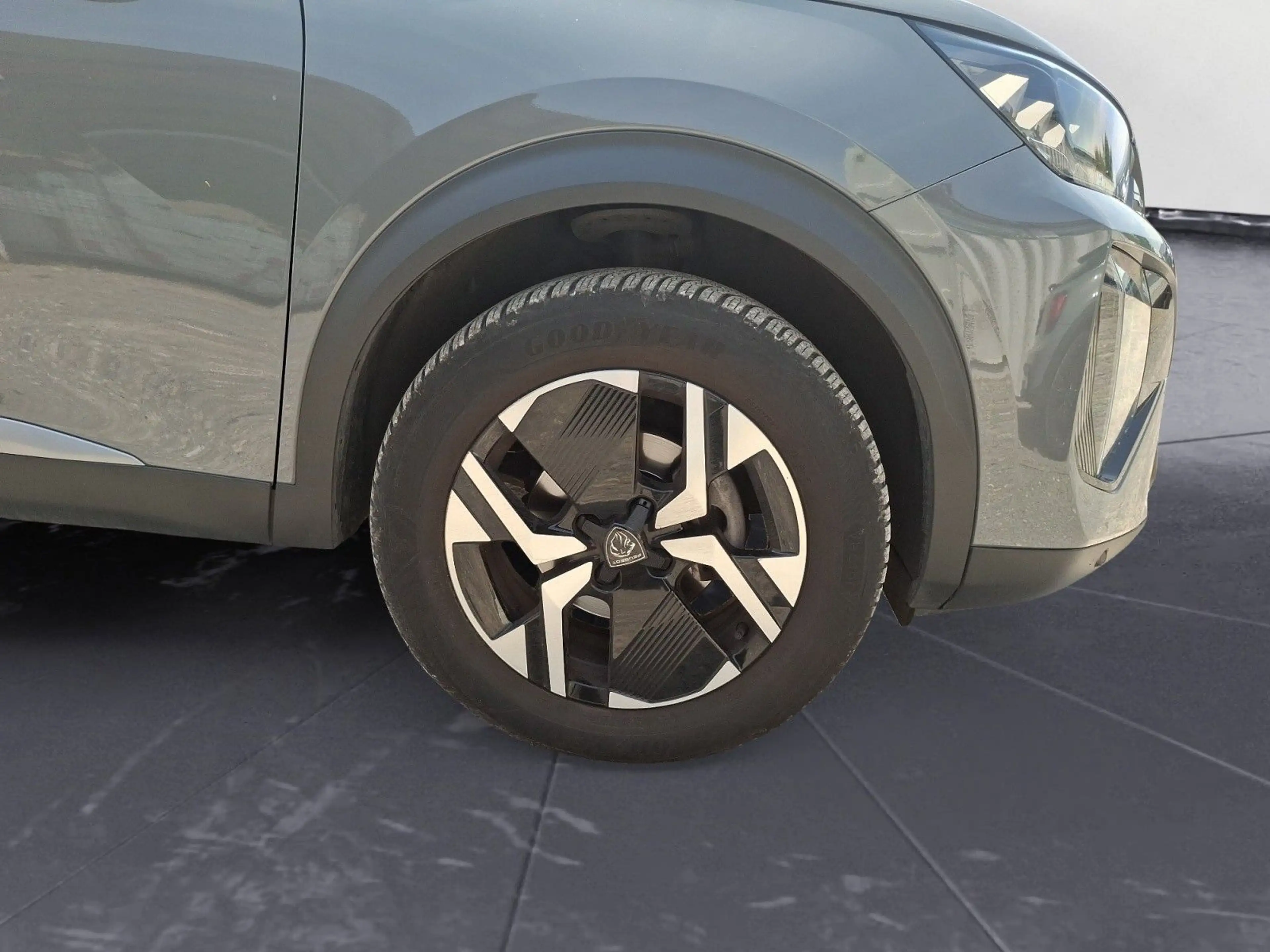Peugeot 2008 PureTech 130 EAT8 GT Navi LEDBluetooth PDC — photo 14