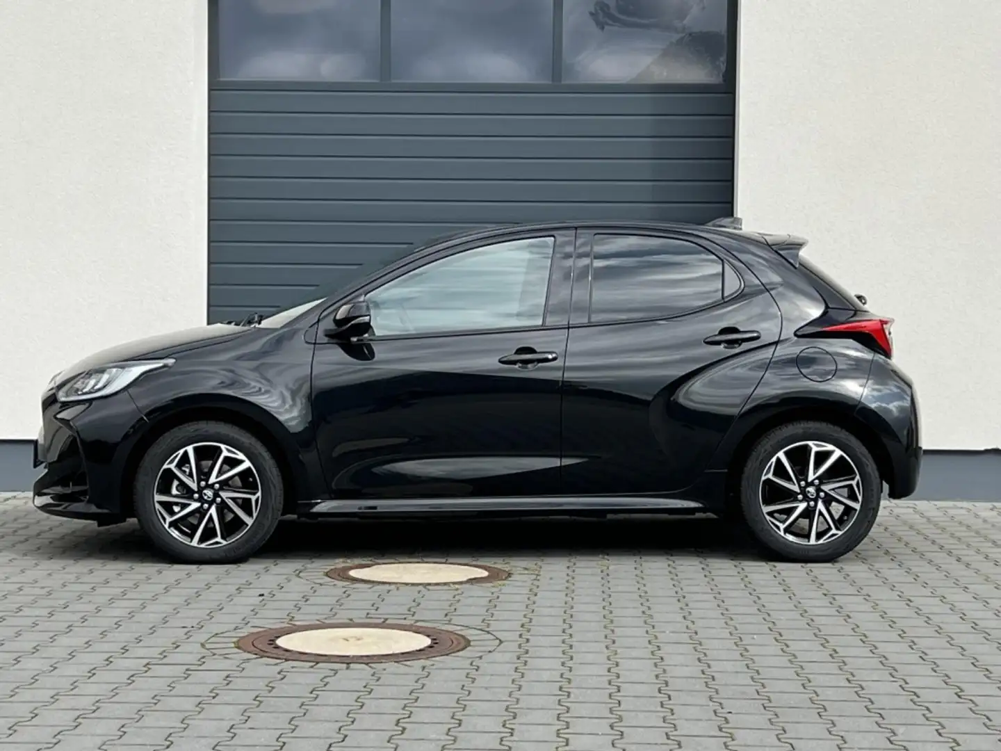 Toyota Yaris Style 1,5 CVT Hybrid 85kW Winter - 2