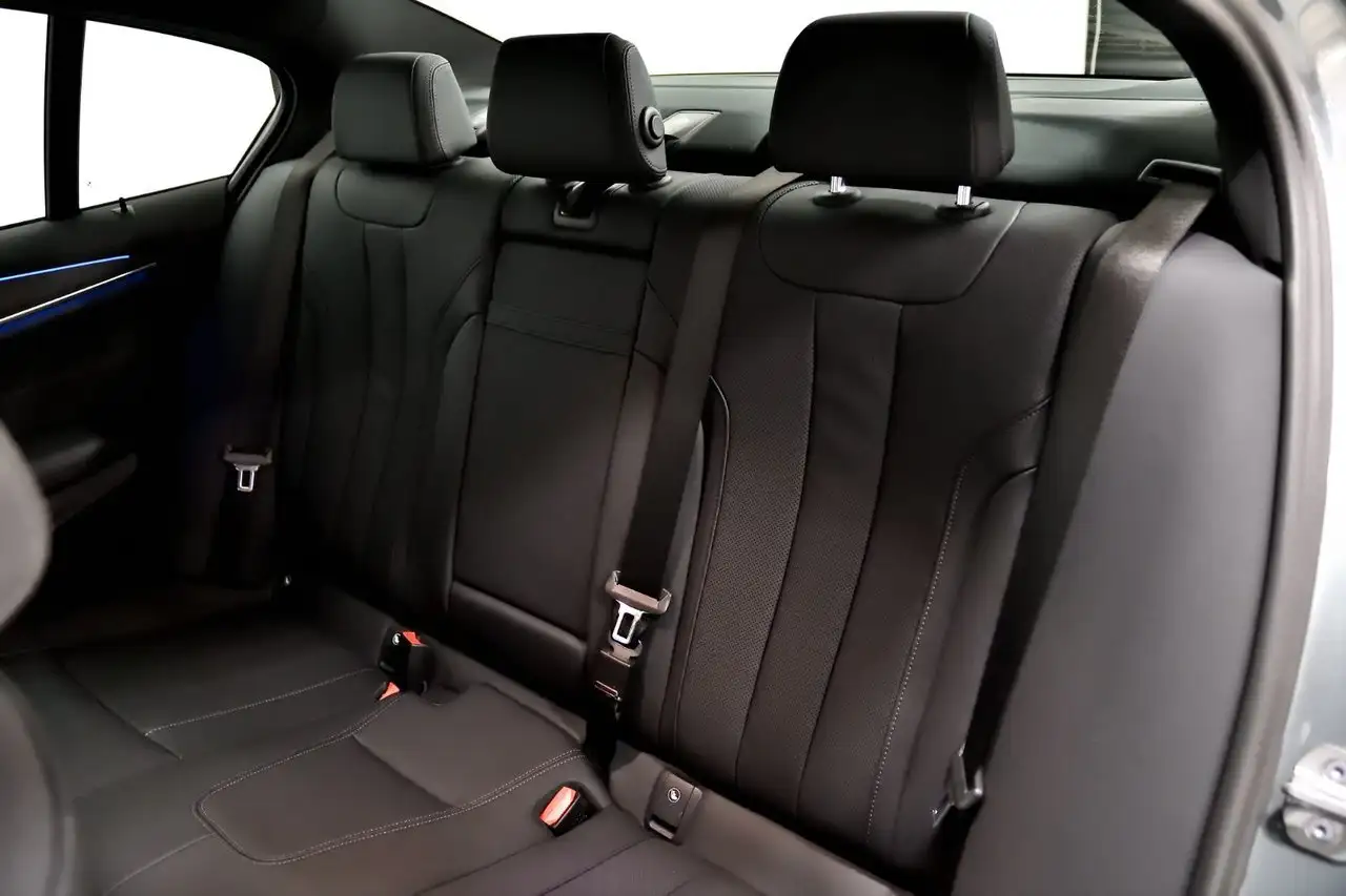 BMW 5 Series photo BMW 5 Series