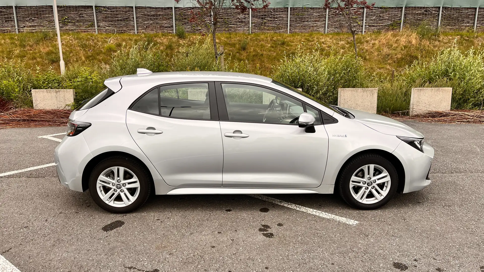 Toyota Corolla Corolla 1.8 Hybrid e-CVT Argent - 2