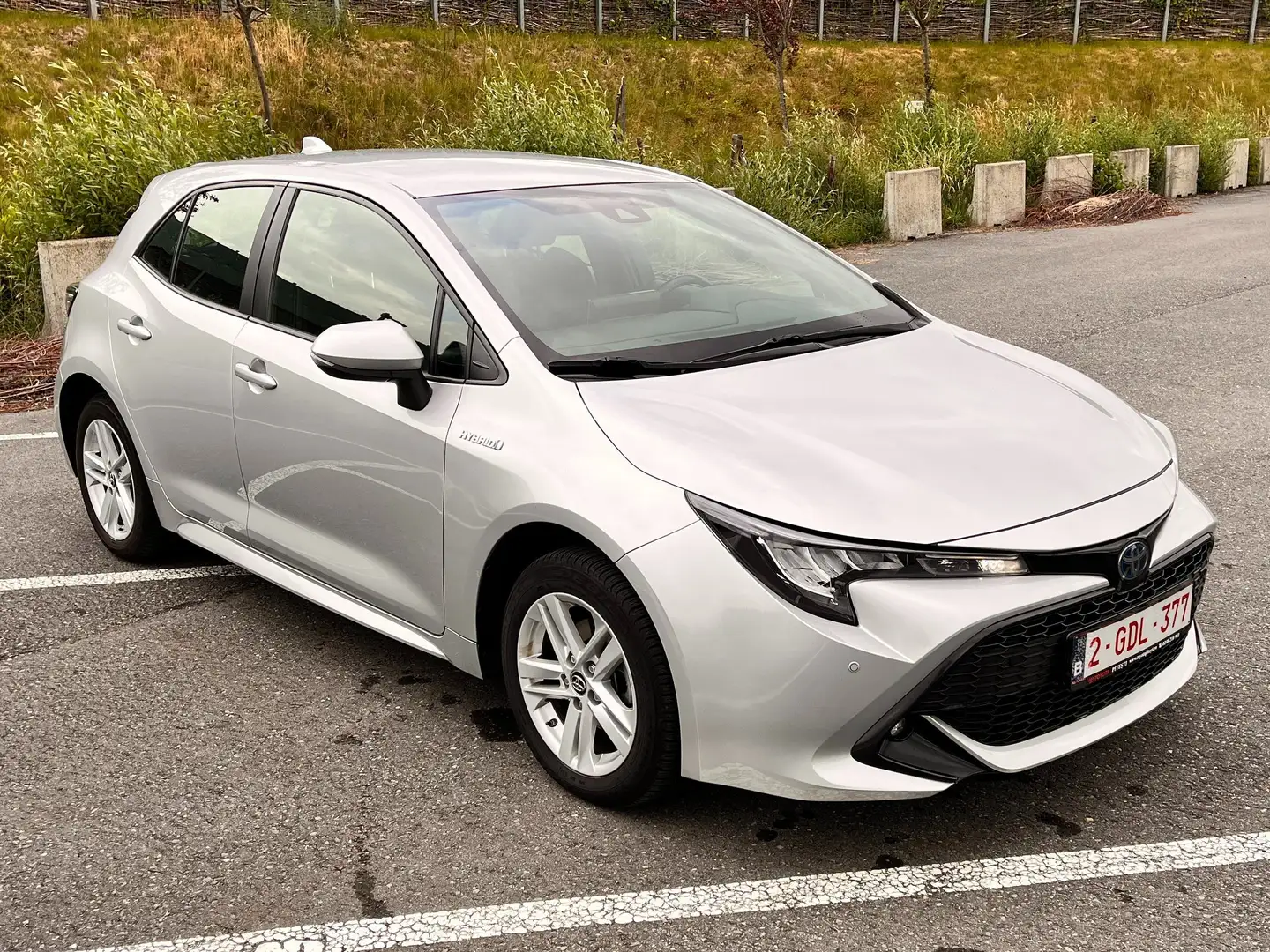 Toyota Corolla Corolla 1.8 Hybrid e-CVT Argent - 1