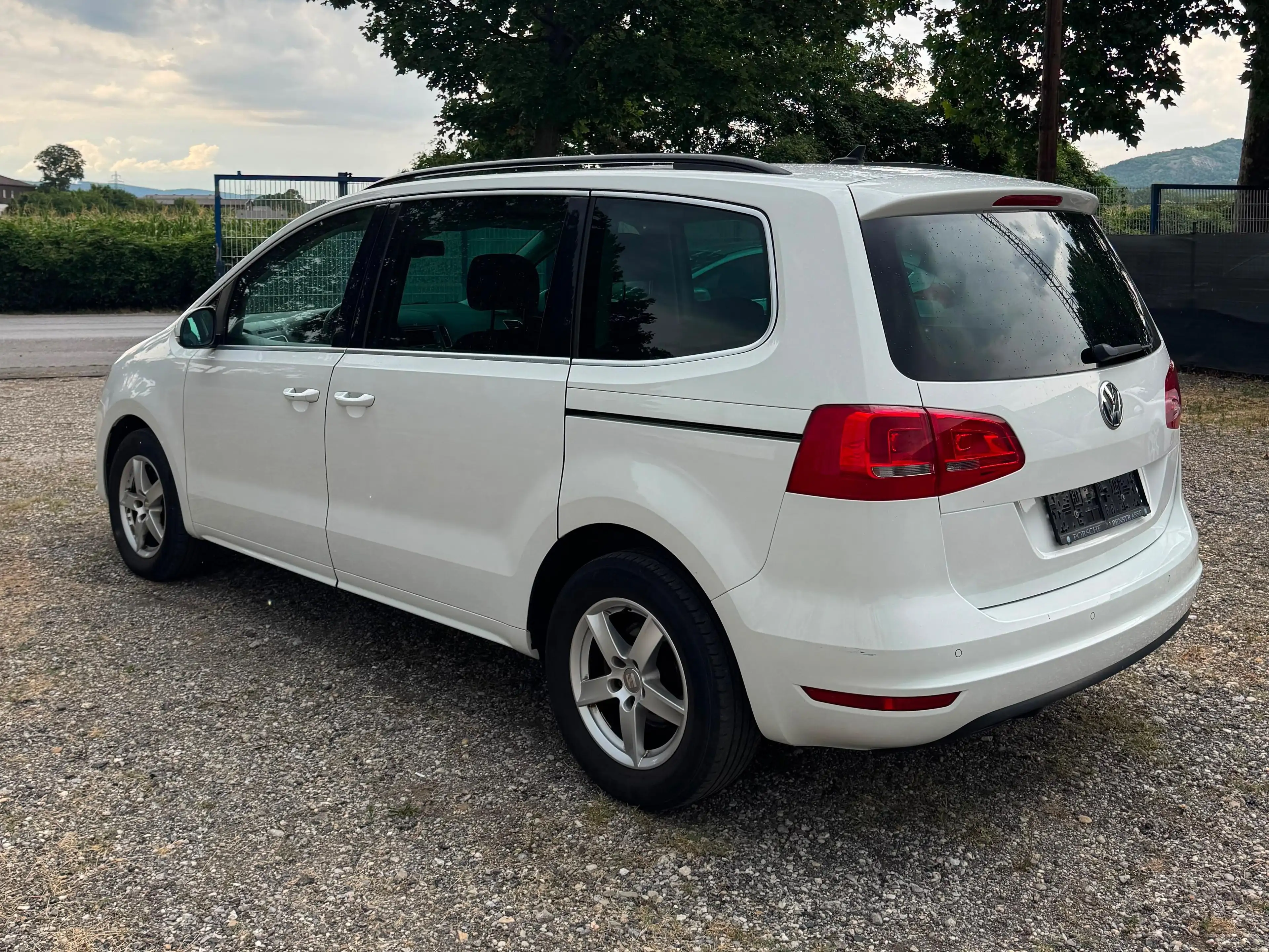 Volkswagen Sharan Trendline BMT — photo 4