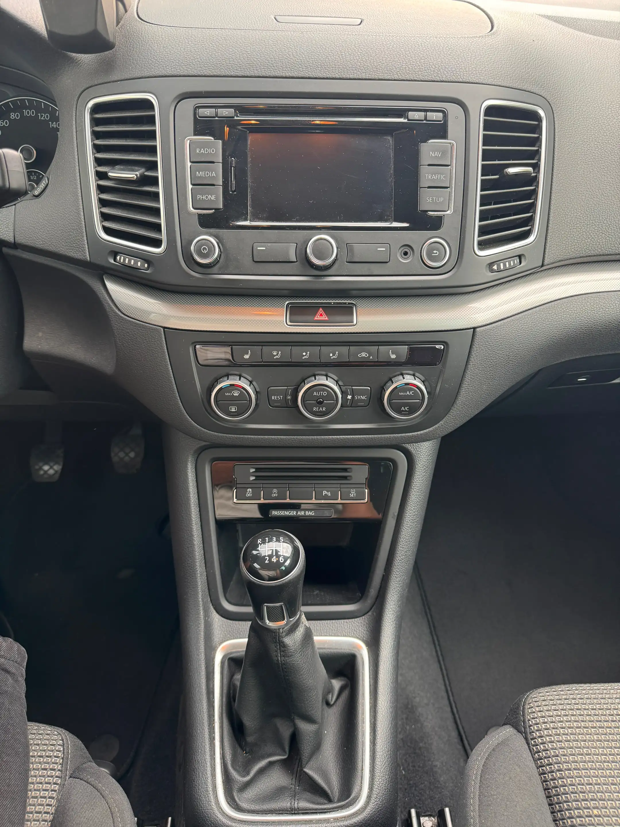 Volkswagen Sharan Trendline BMT — photo 15