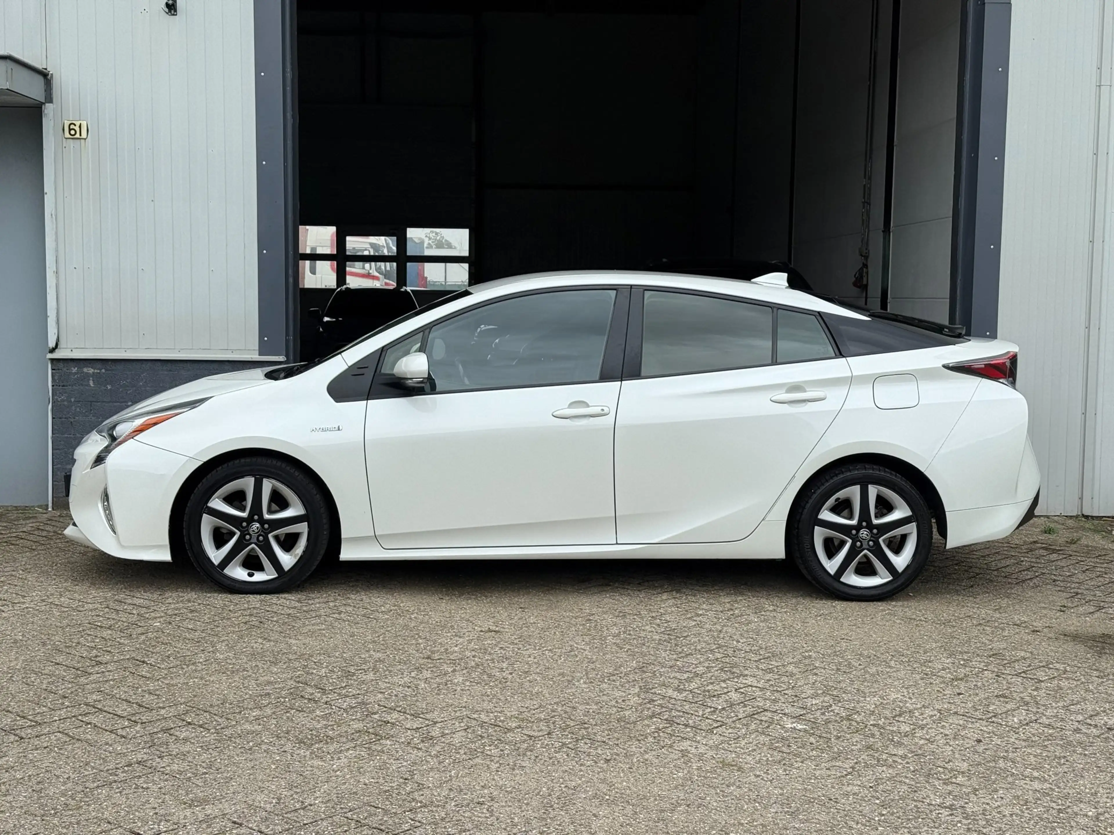 Toyota Prius 1.8 Dynamic Full Hybrid Camera Dealer OH NAP! — photo 3