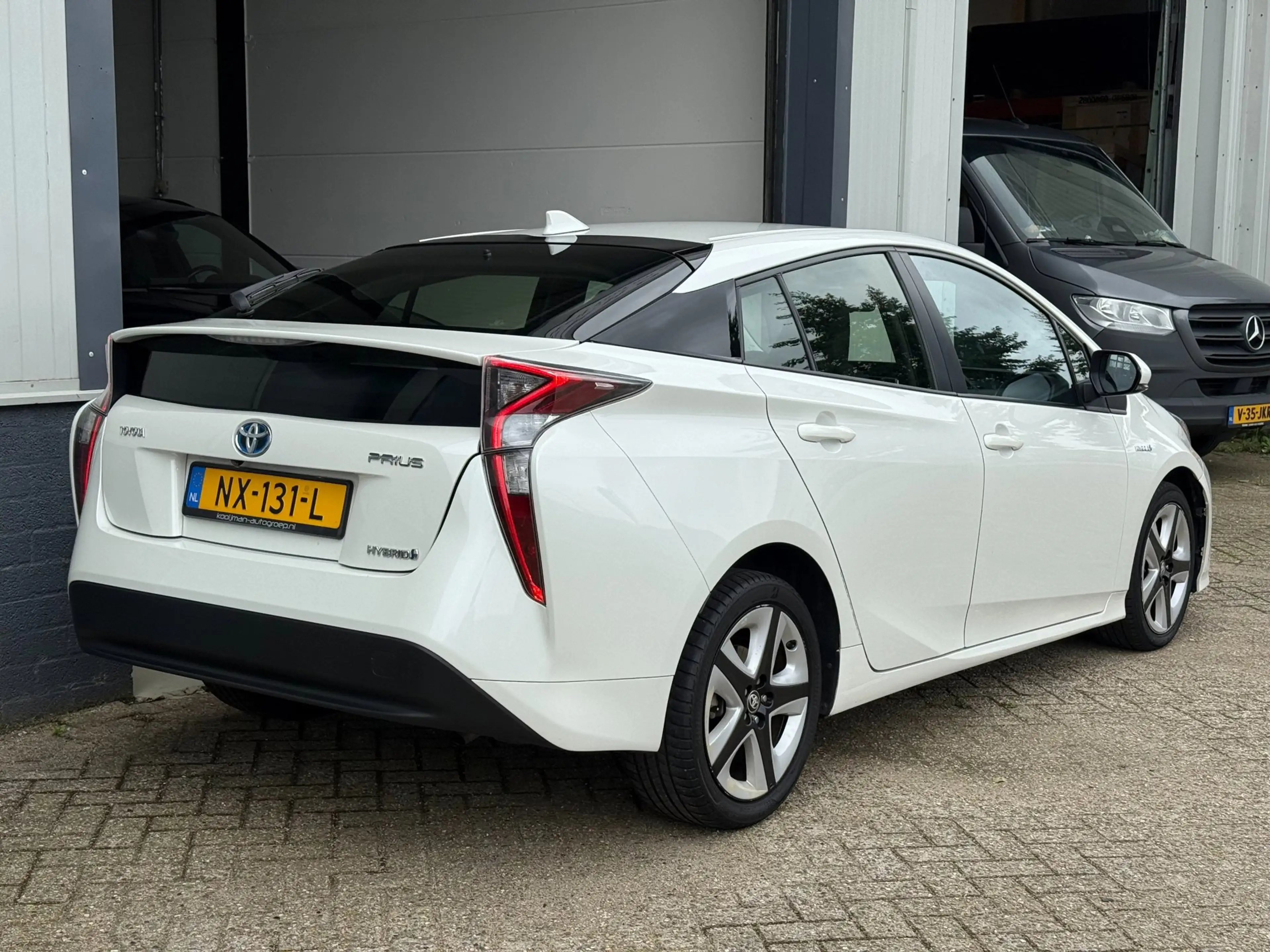 Toyota Prius 1.8 Dynamic Full Hybrid Camera Dealer OH NAP! — photo 6