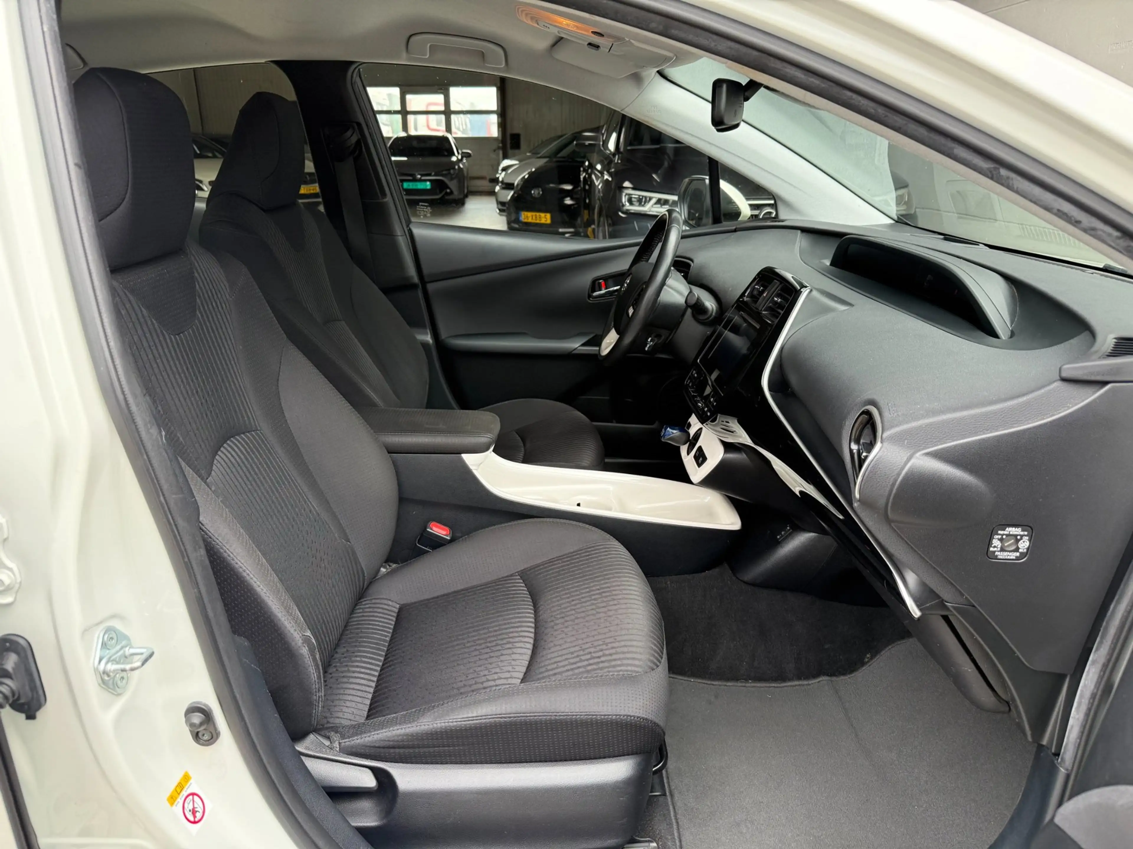 Toyota Prius 1.8 Dynamic Full Hybrid Camera Dealer OH NAP! — photo 8