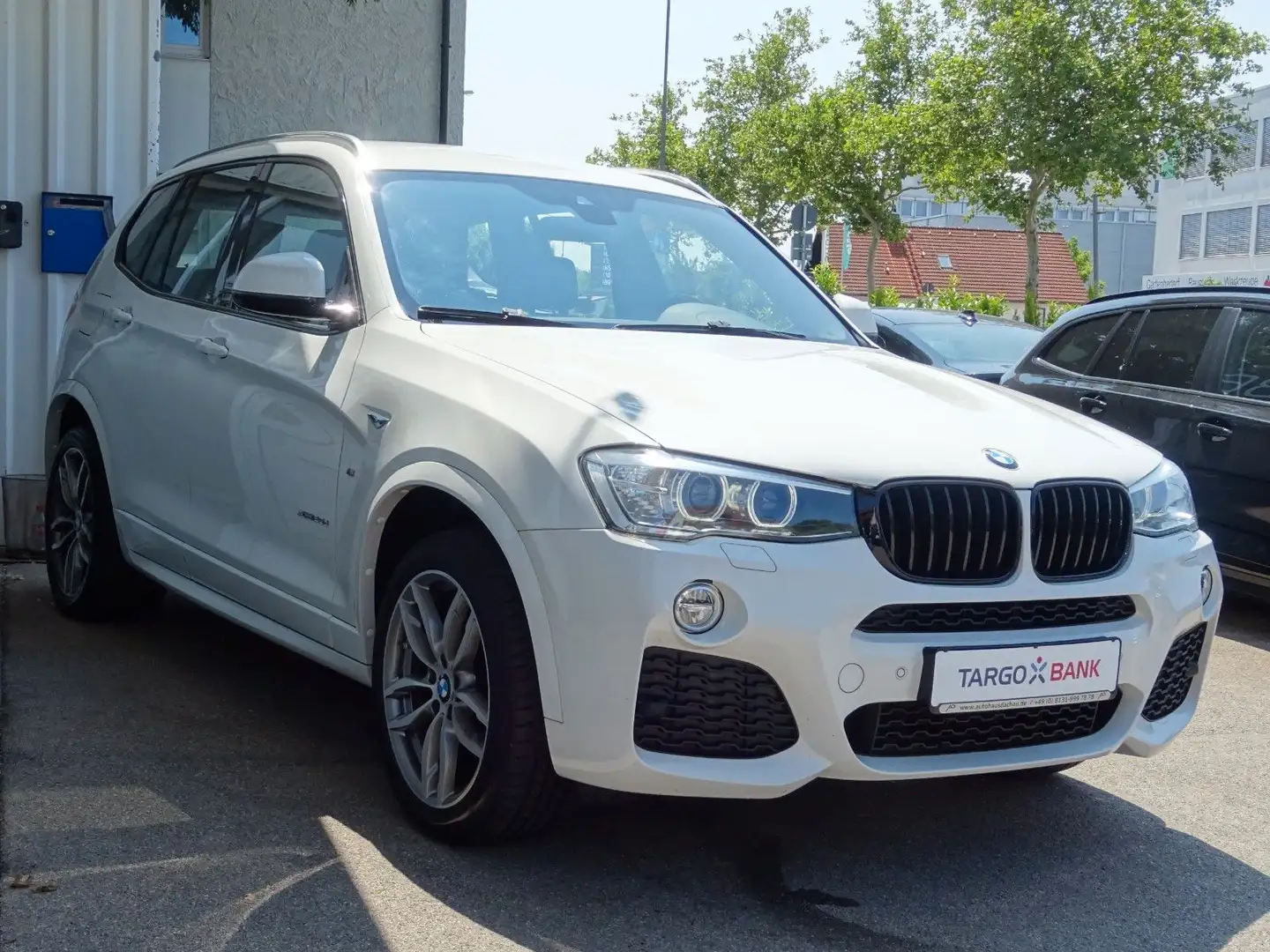 BMW X3 xDrive20d Aut M Sportpaket 19" Navi Leder Xen Wit - 1
