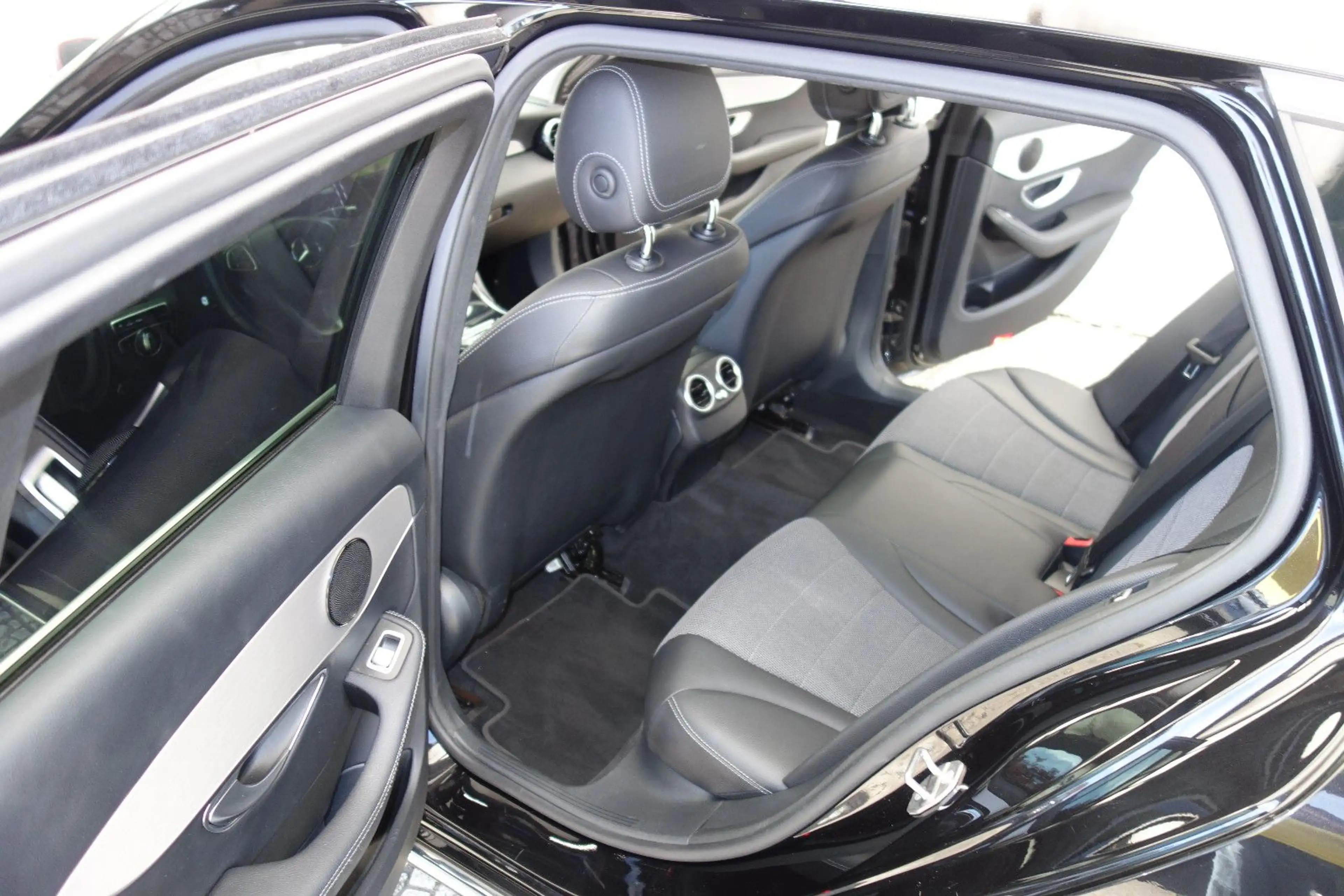 Mercedes-Benz C 180 C T-Modell C 180 CGI T/Automatik — photo 12