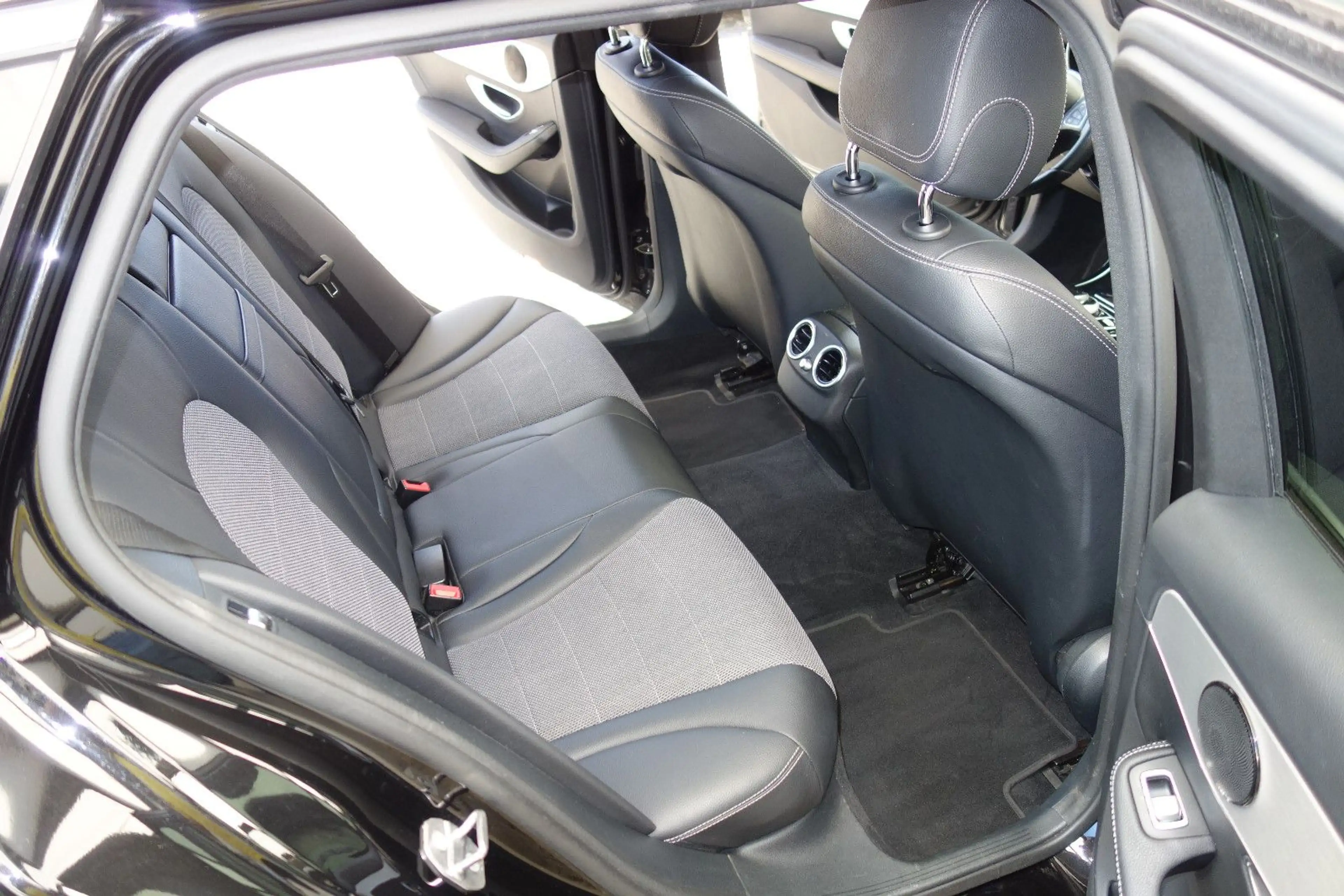 Mercedes-Benz C 180 C T-Modell C 180 CGI T/Automatik — photo 14