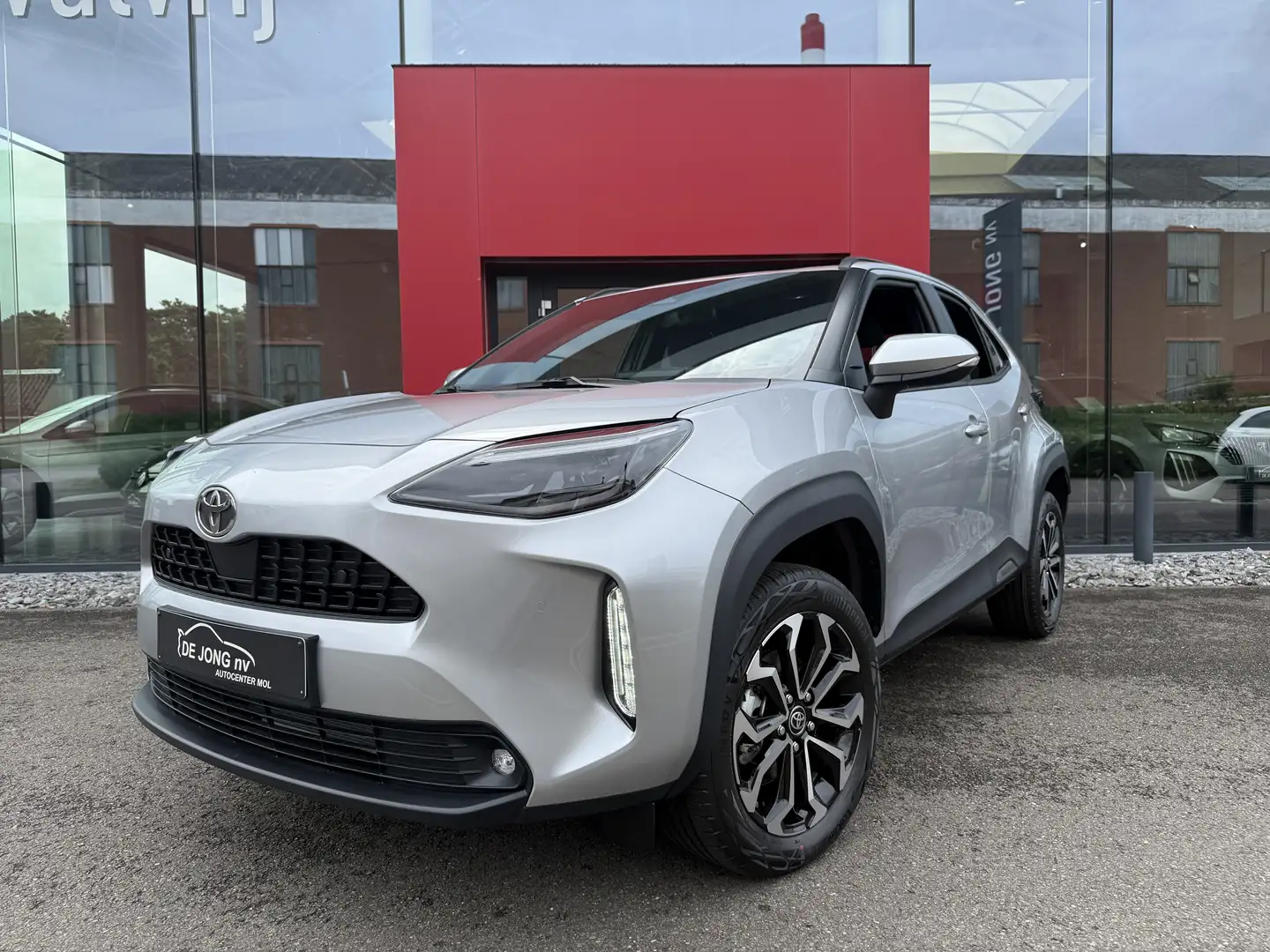 Toyota Yaris Cross 1.5 Hybrid AUTOMAAT Nieuwe Wagen Extra Opties Plateado - 1