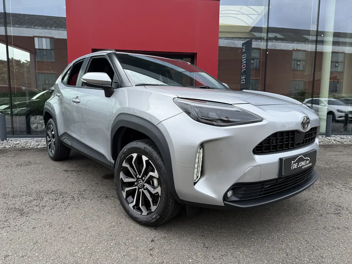 Toyota Yaris Cross 1.5 Hybrid AUTOMAAT Nieuwe Wagen Extra Opties Plateado - 2