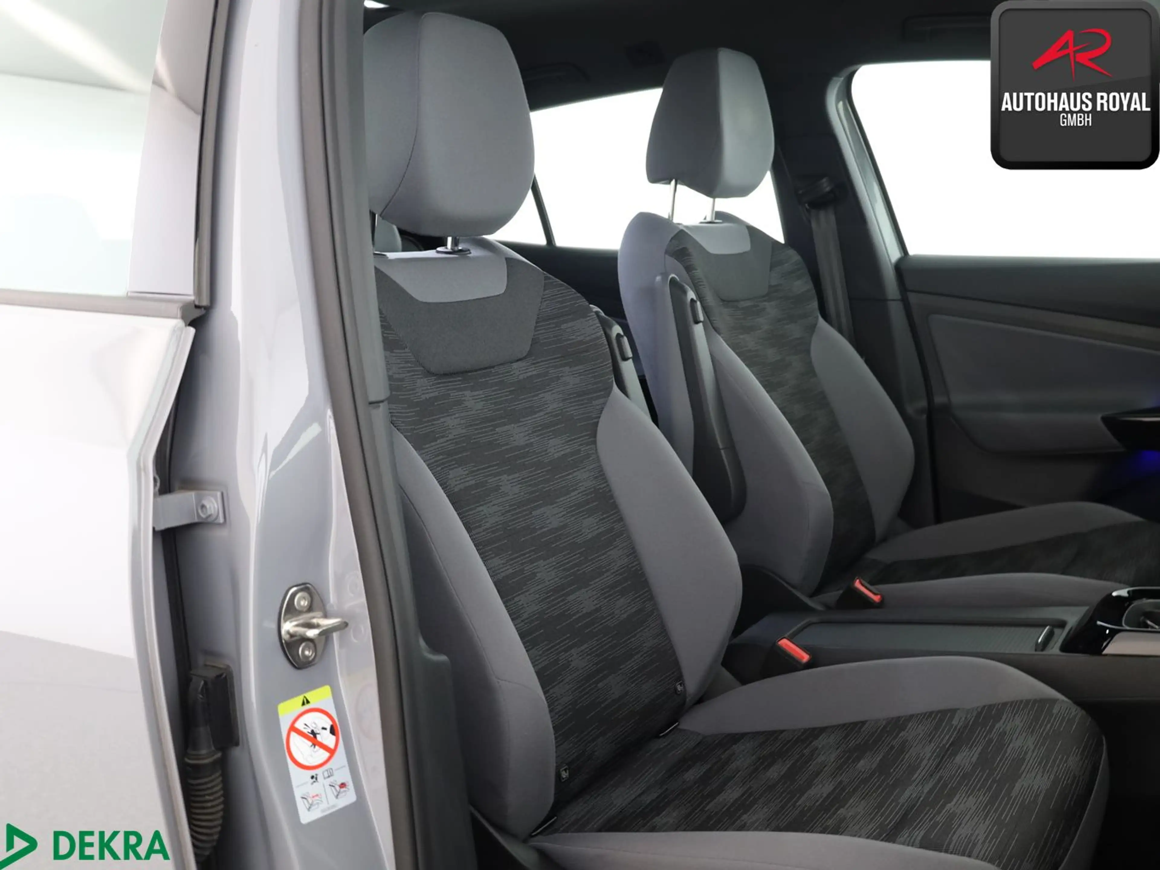 Volkswagen ID.4 PRO PERFORMANCE KEYLESS,KAMERA,CARPLAY,ACC — photo 11