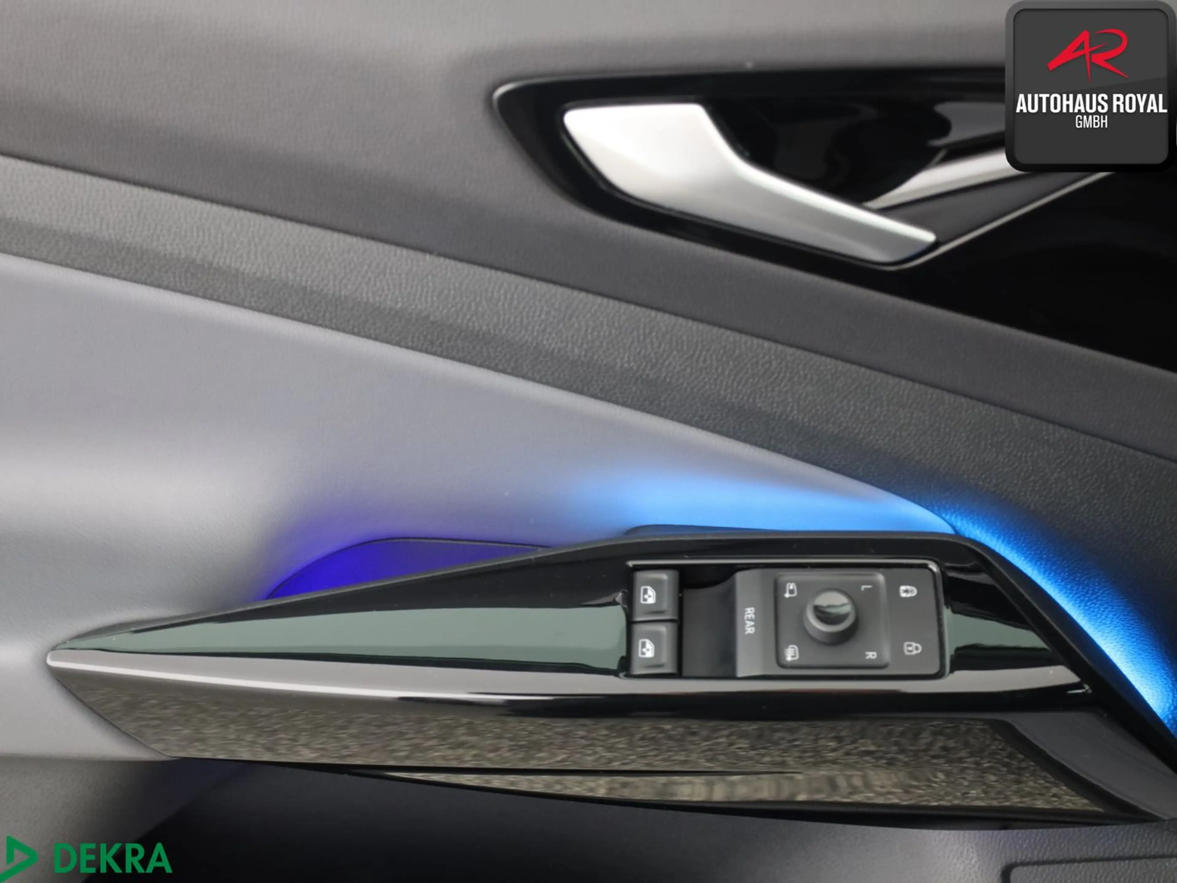 Volkswagen ID.4 PRO PERFORMANCE KEYLESS,KAMERA,CARPLAY,ACC — photo 14