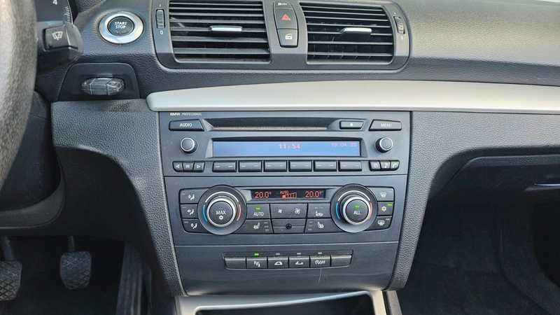 BMW 118 d Cabrio Leder Shzg Klima PDC Alu — photo 6