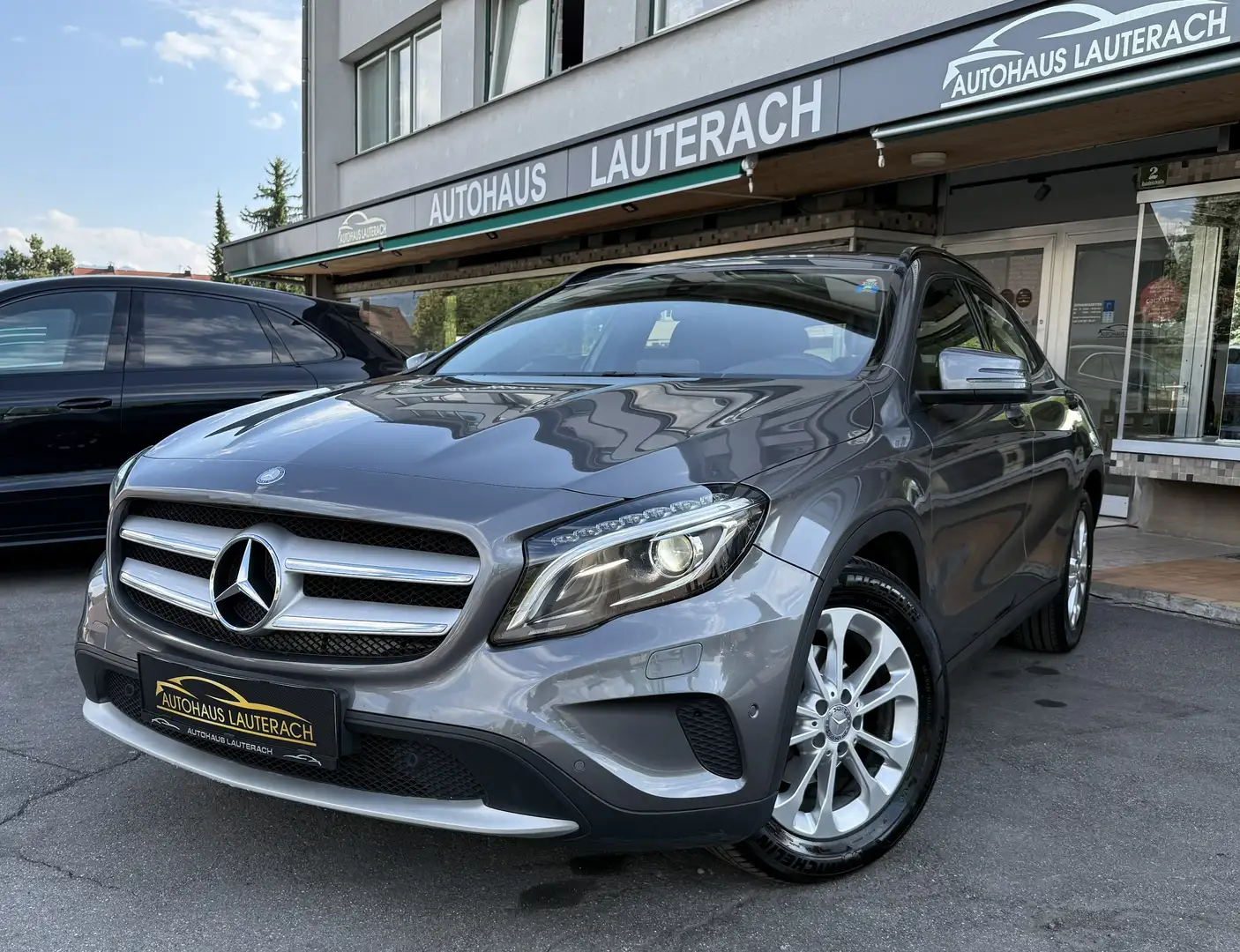 Mercedes-Benz GLA 180 GLA 180d Aut. *AHK *XENON *KAMERA *NAVI *TEMPOMAT Grau - 1