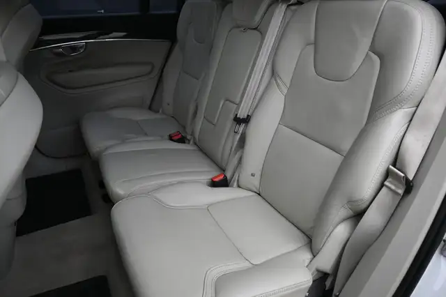 Volvo XC90 view 15