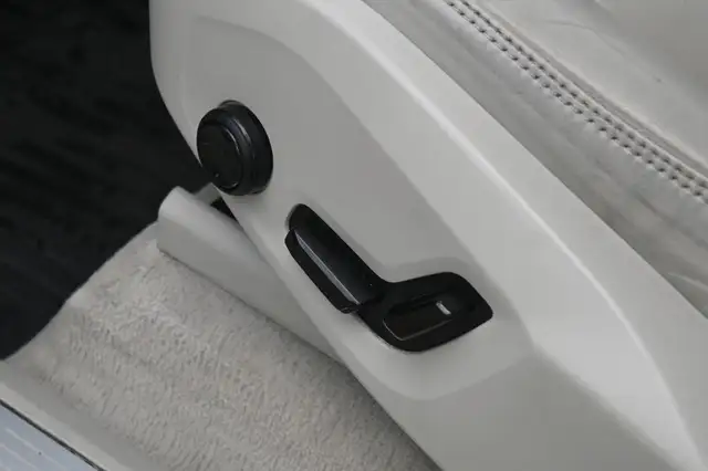 Volvo XC90 view 14
