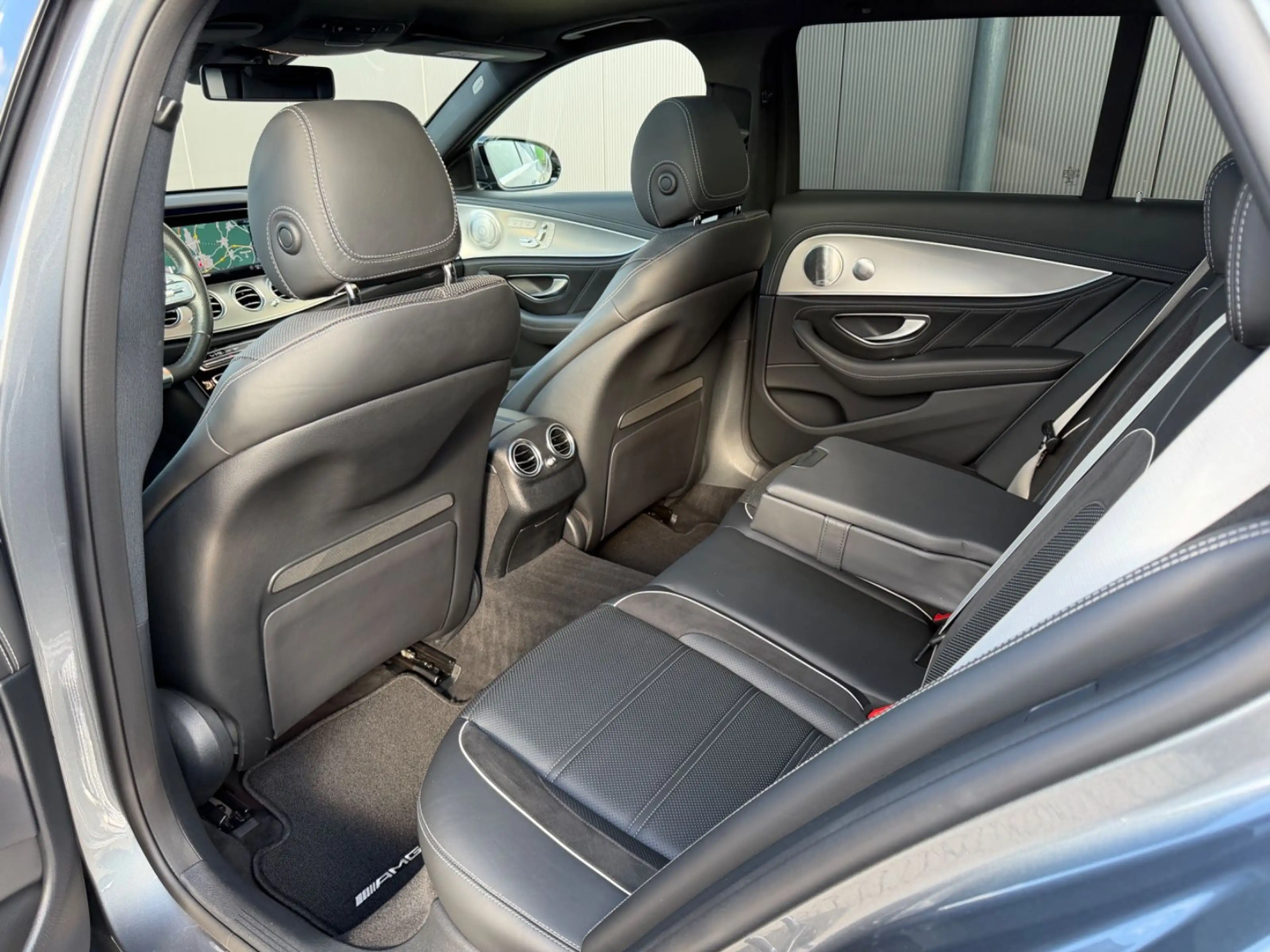 Mercedes-Benz E 63 AMG S 4Matic+ T-Modell 20", Head-up, MB100 — photo 11