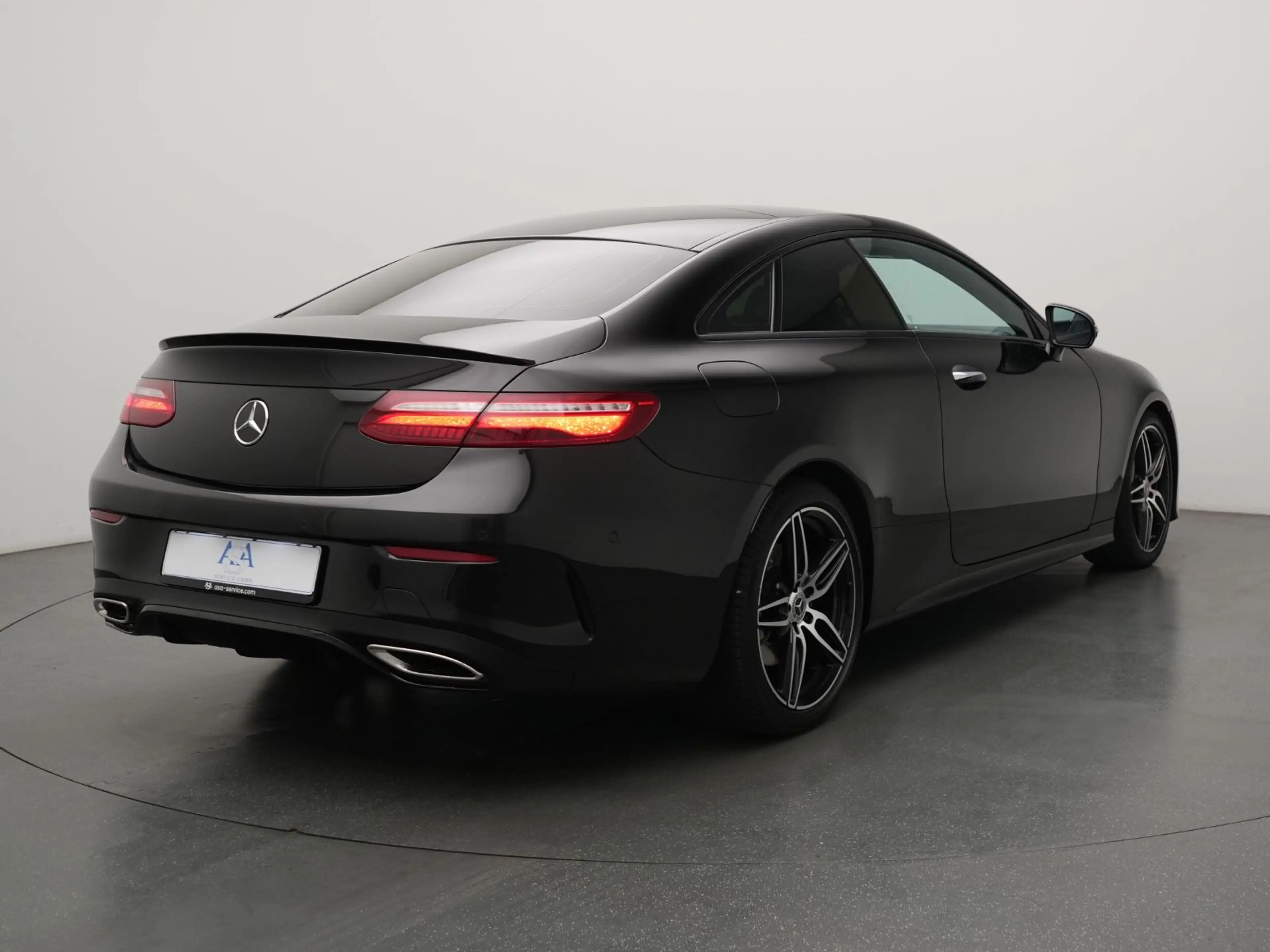Mercedes-Benz E 350 Coupe AMG Line NIGHT+BURMESTER+PANODACH — photo 5