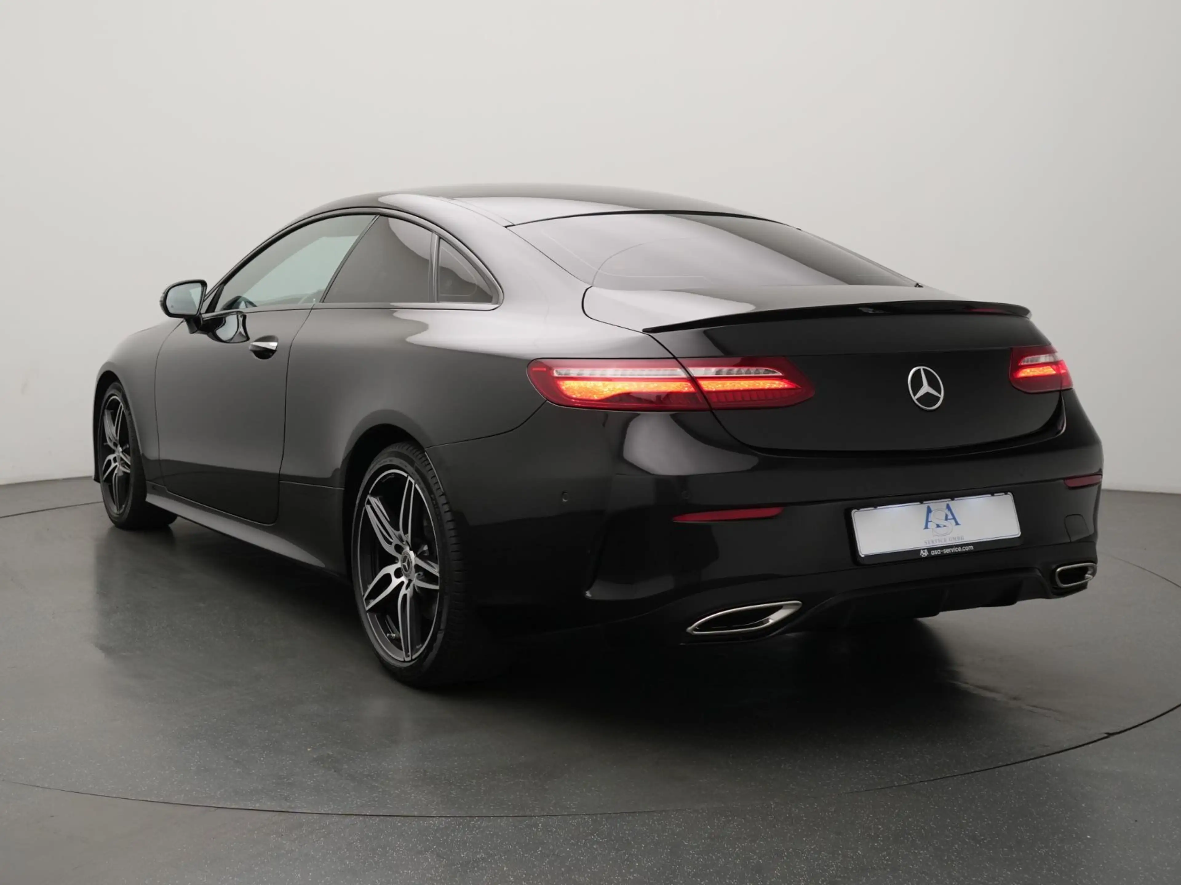 Mercedes-Benz E 350 Coupe AMG Line NIGHT+BURMESTER+PANODACH — photo 4