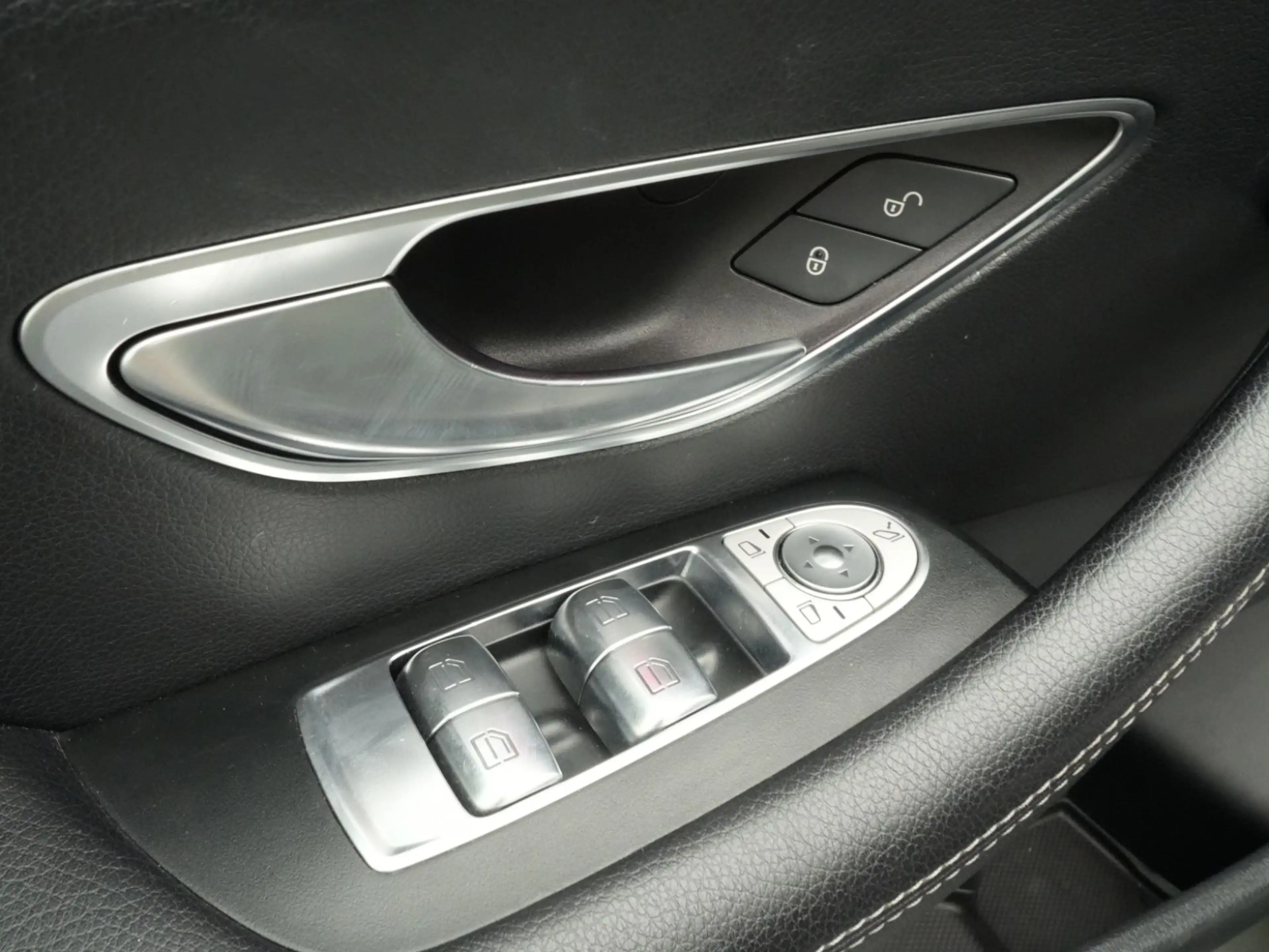 Mercedes-Benz E 350 Coupe AMG Line NIGHT+BURMESTER+PANODACH — photo 13