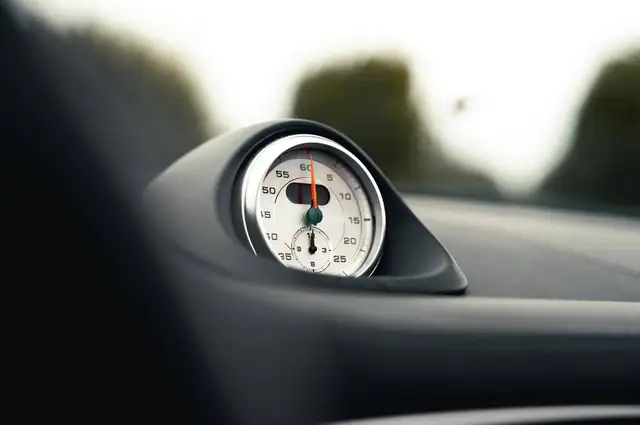 Porsche 911 view 11