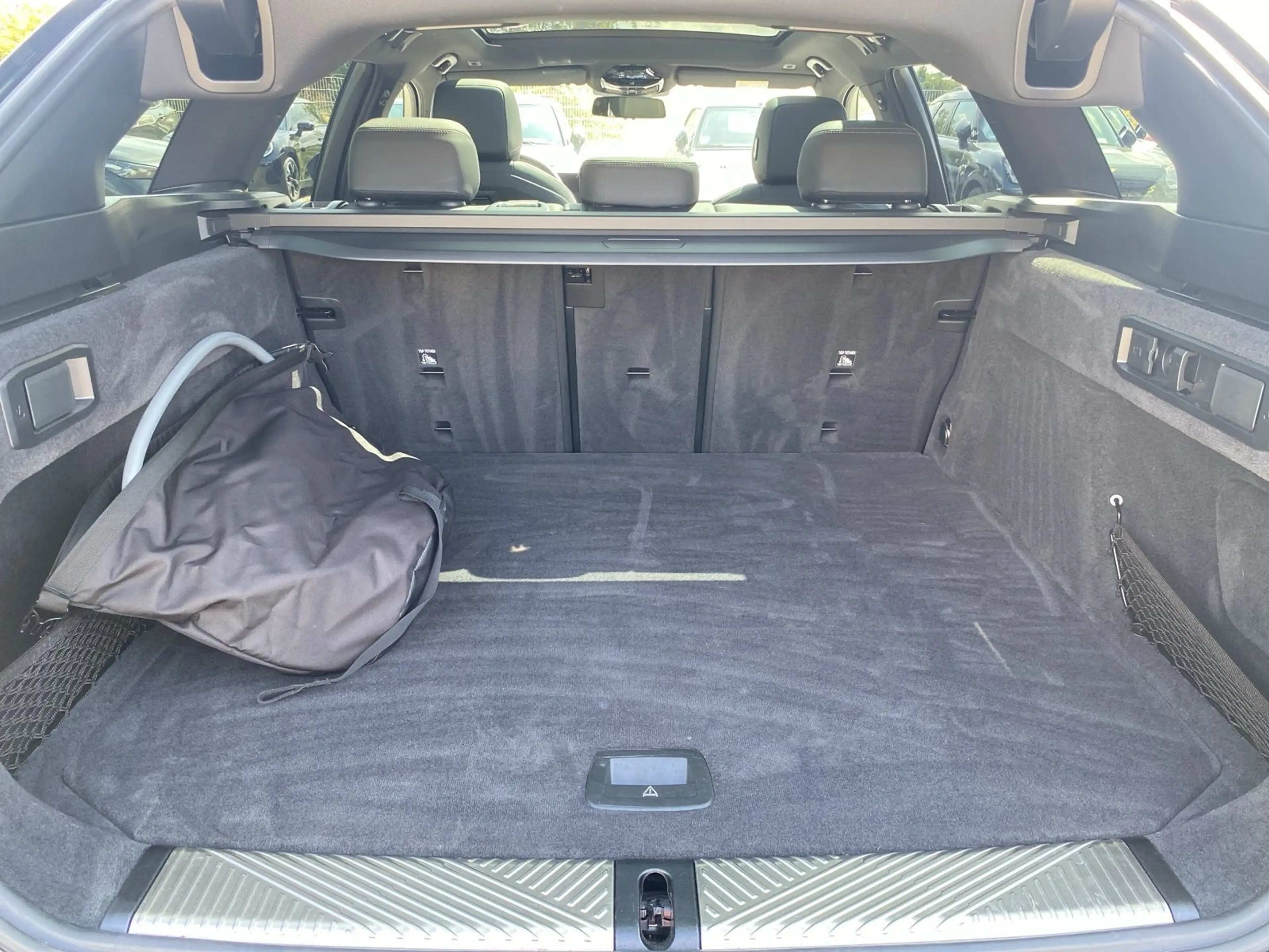 BMW 550 e xDrive Touring M Sport AHK HUD Pano B&W Autobahn — photo 7