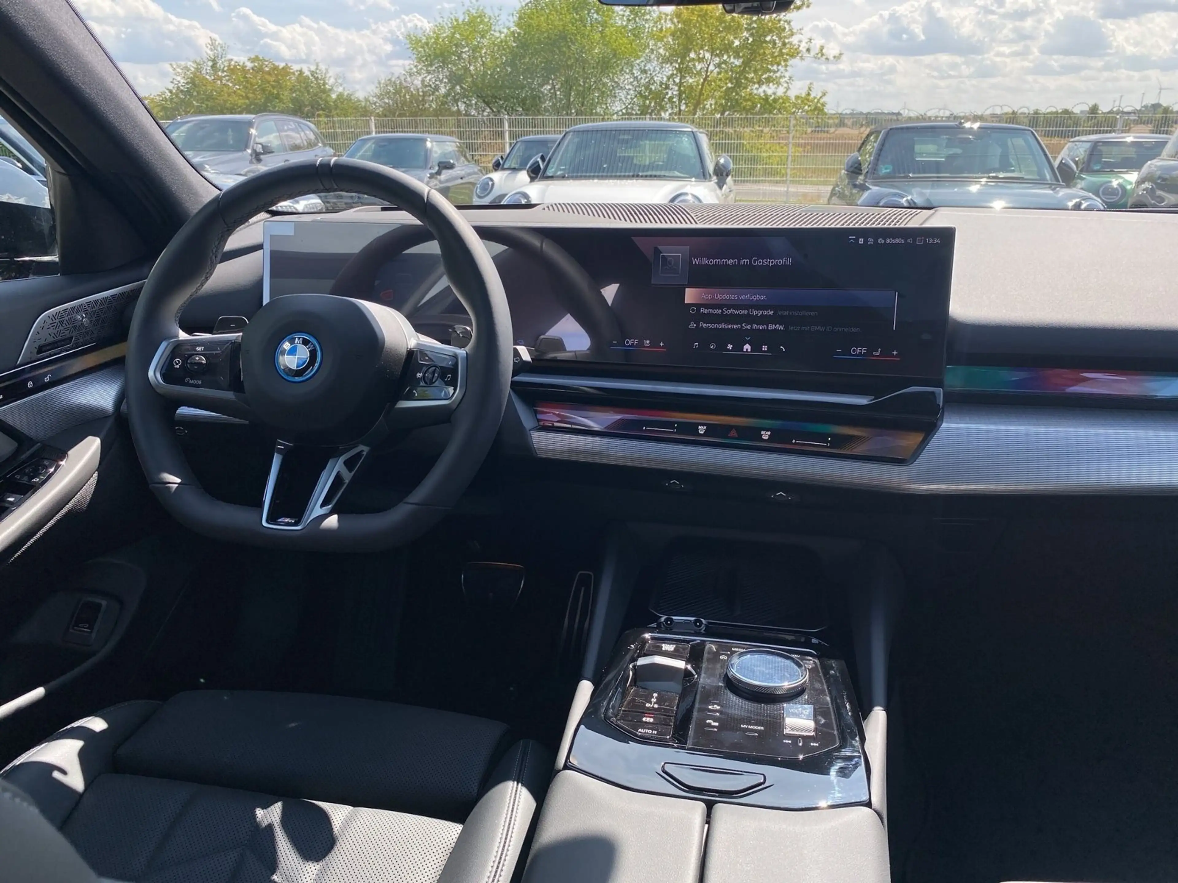 BMW 550 e xDrive Touring M Sport AHK HUD Pano B&W Autobahn — photo 10