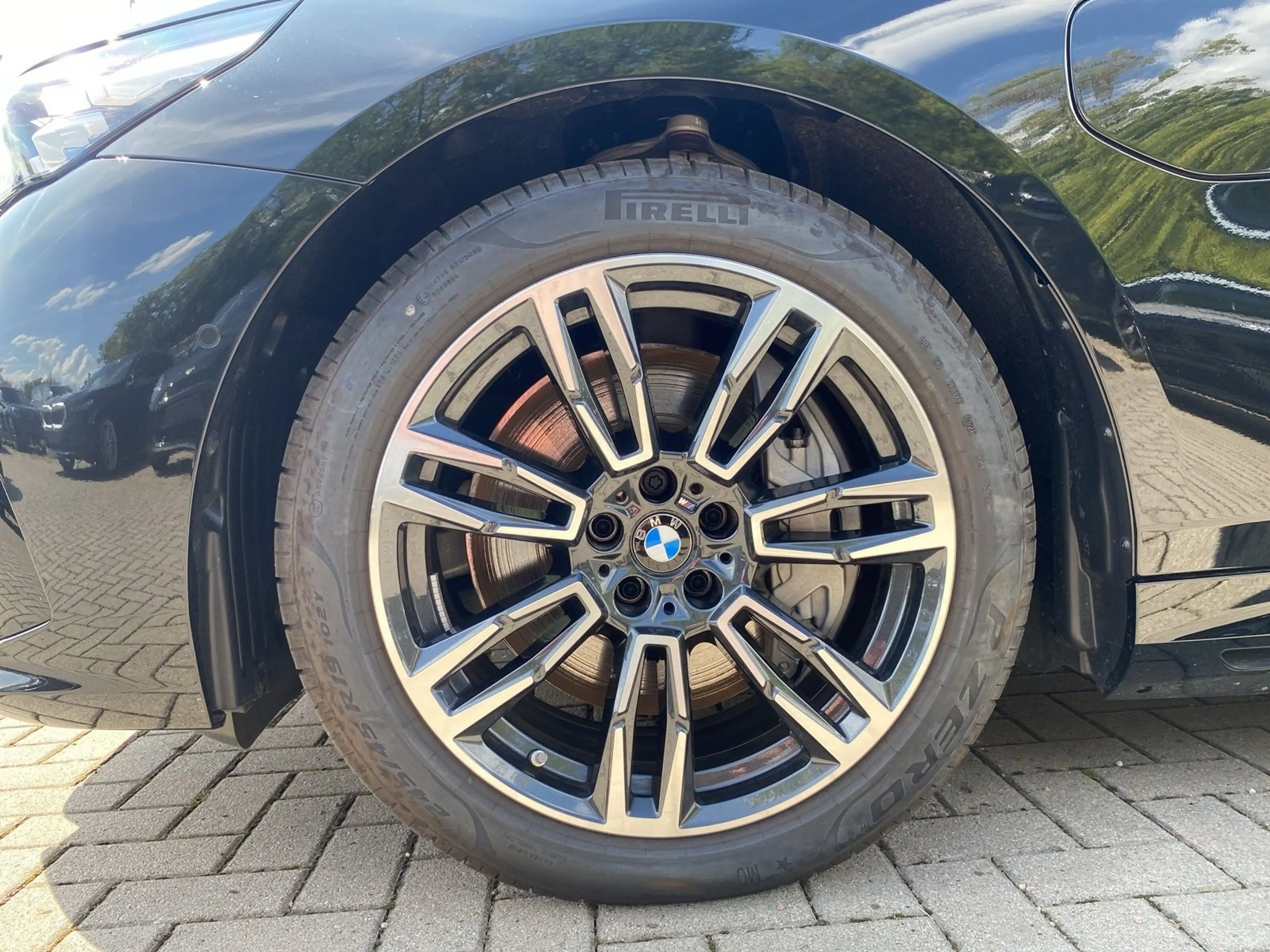 BMW 550 e xDrive Touring M Sport AHK HUD Pano B&W Autobahn — photo 3