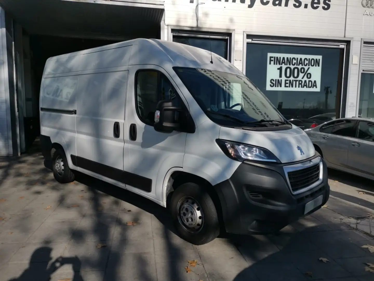 Peugeot Boxer Furgón 2.0BlueHDI 333 L2H2 110 Wit - 1