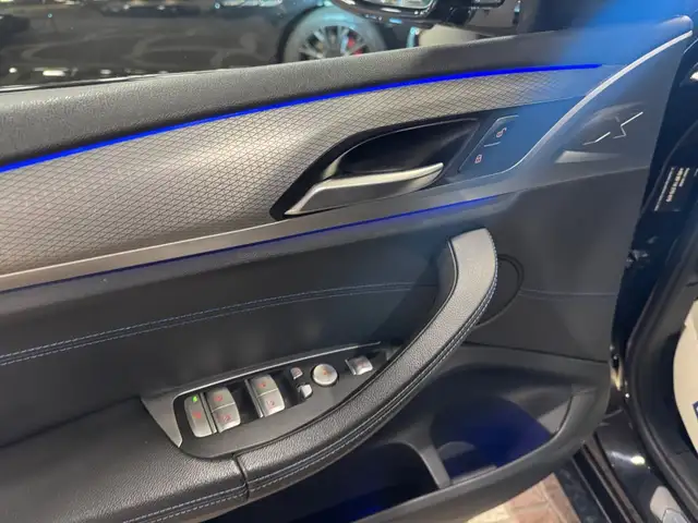BMW X3 view 9