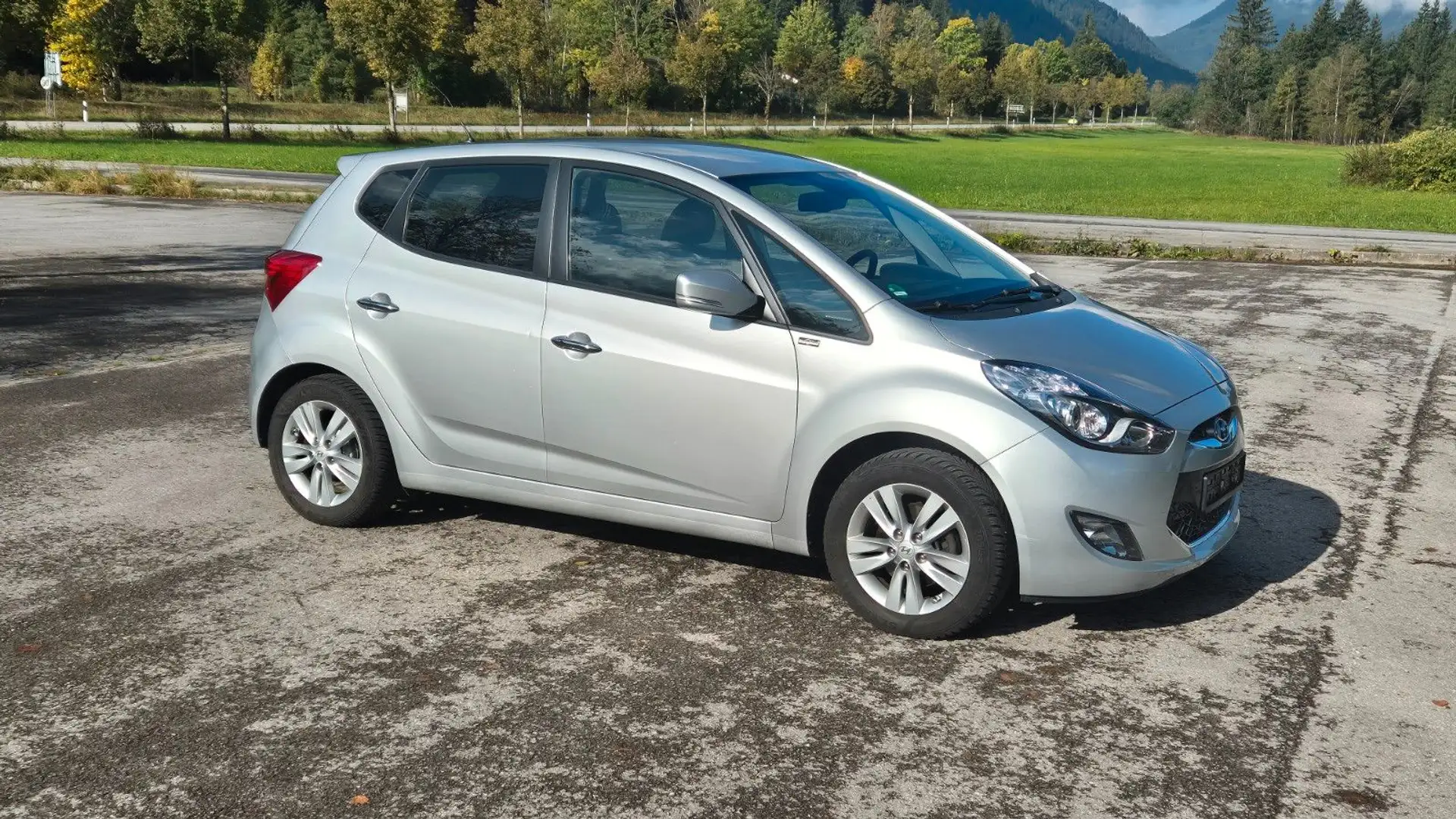 Hyundai iX20 Style Automatik Silber - 2