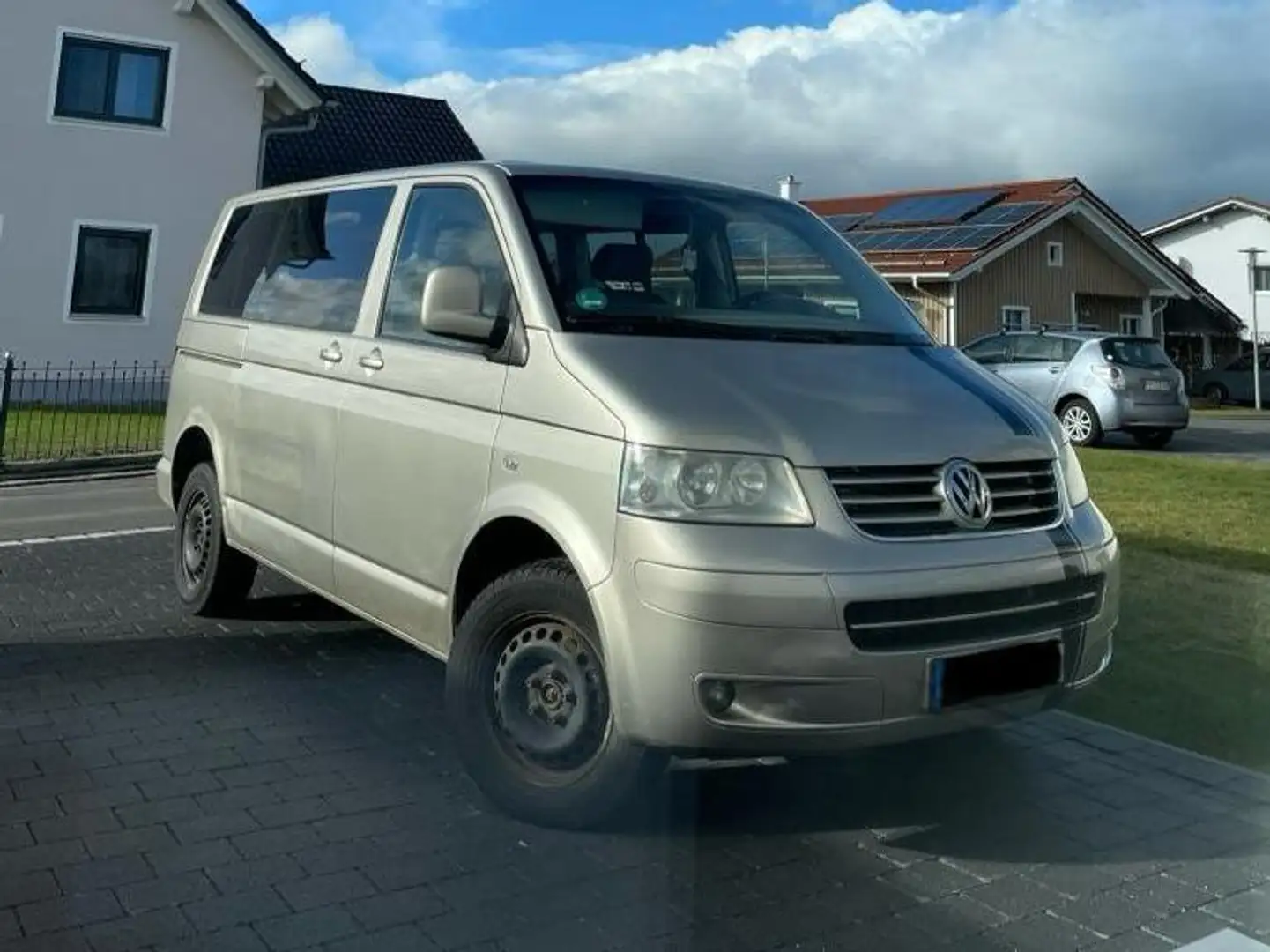 Volkswagen T5 Caravelle Caravelle 4MOTION Lang (7-Si.) DPF Oro - 1