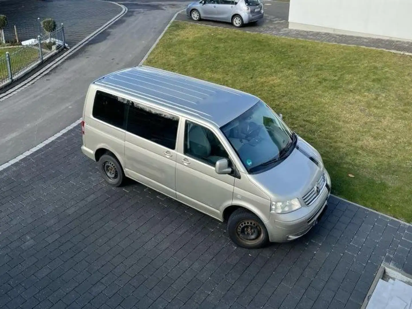 Volkswagen T5 Caravelle Caravelle 4MOTION Lang (7-Si.) DPF Oro - 2