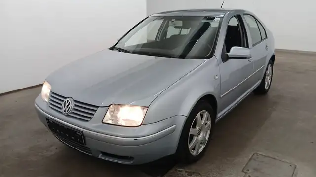 Volkswagen Bora view 2
