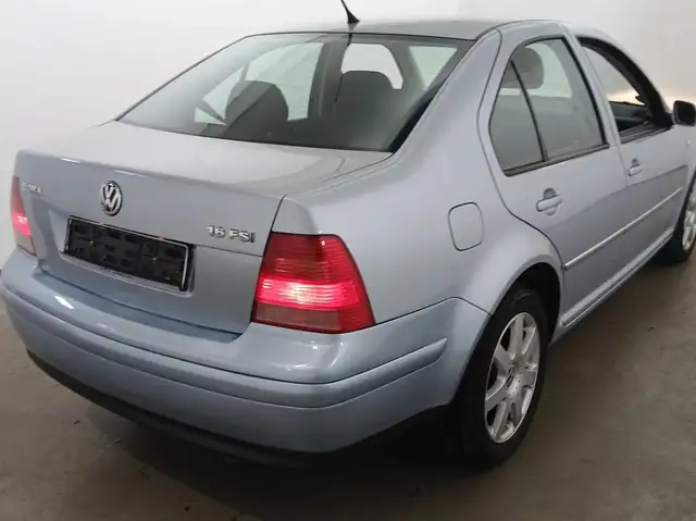 Volkswagen Bora view 3
