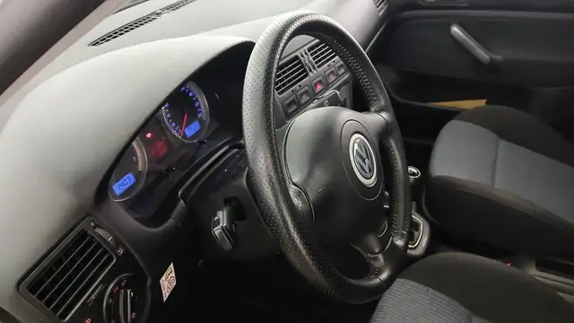 Volkswagen Bora view 8