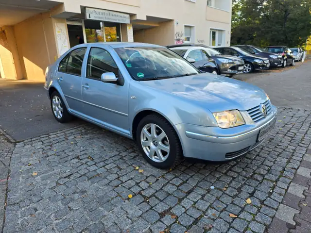 Volkswagen Bora Bora 1.6 FSI Pacific/1.Hand/voll Scheckheft bei VW/Klimaautomatik
