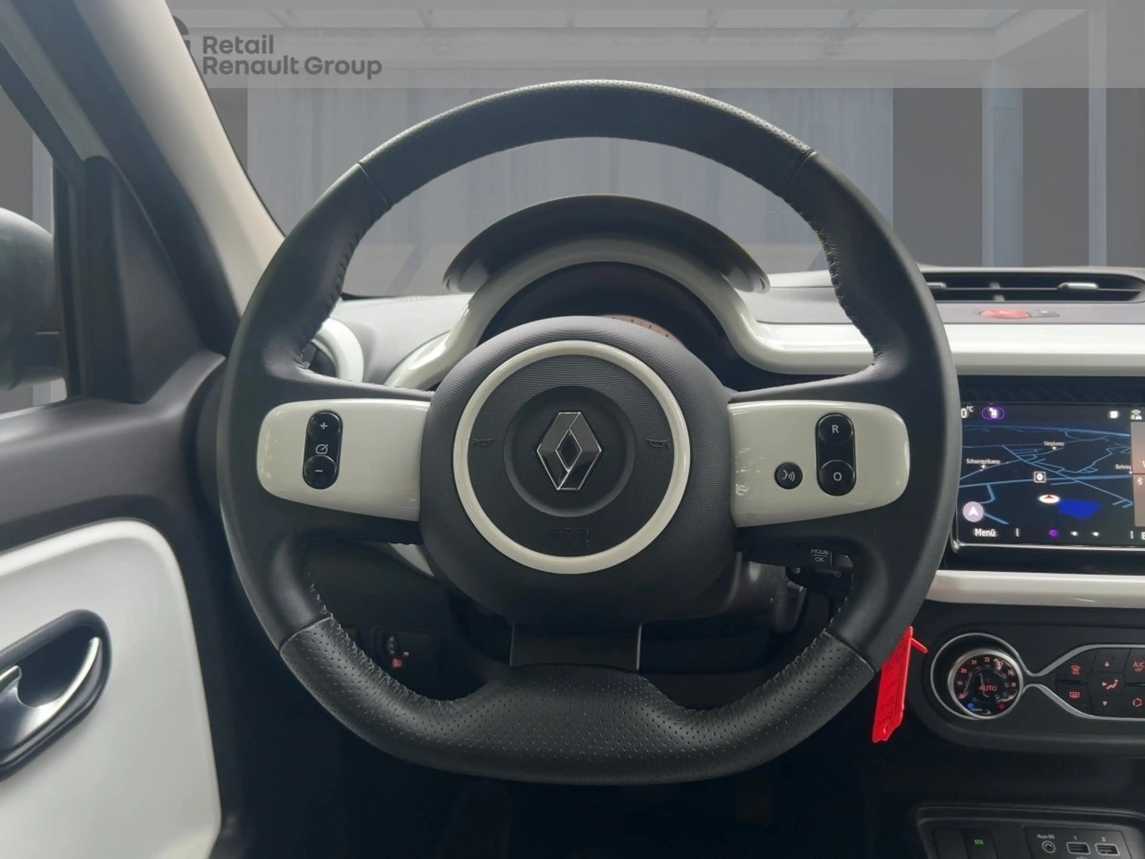 Renault Twingo E-TECH Techno — photo 11