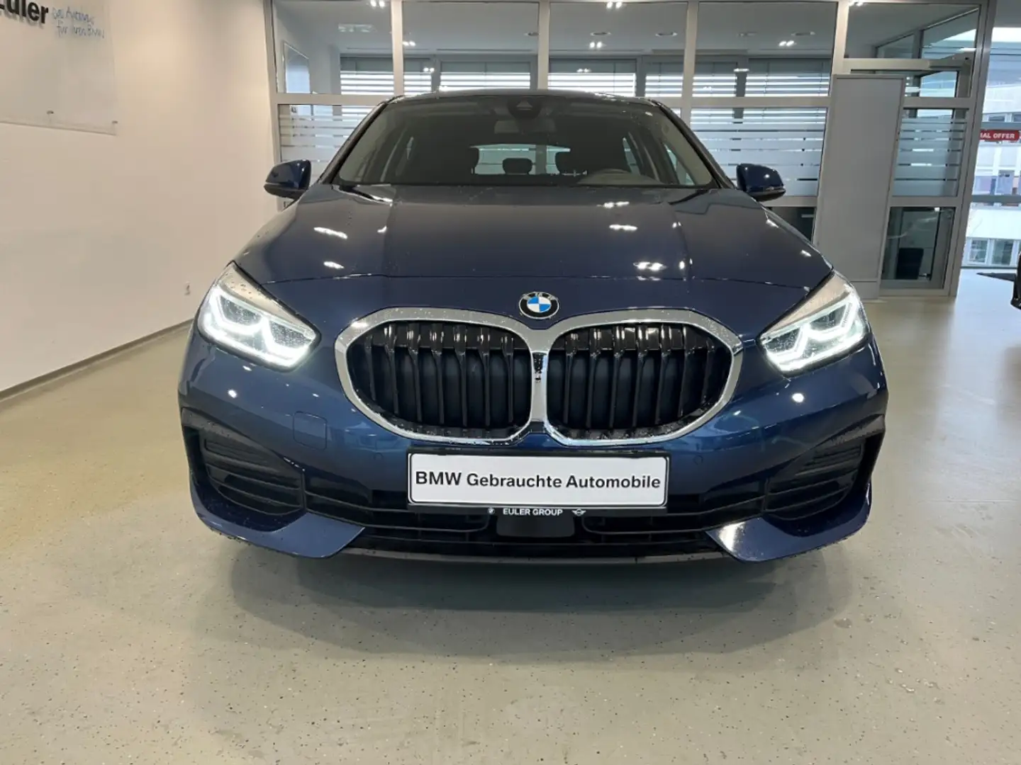 BMW 118 i 5-Türer Navi LED Tempomat Sitzhzg PDC Color Blau - 2