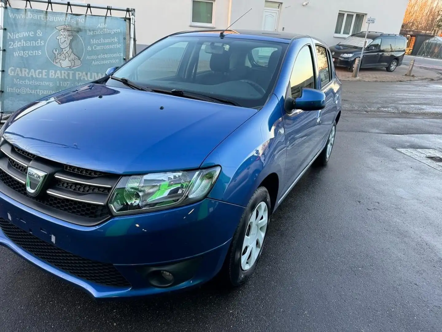 Dacia Sandero 1.2i Bleu - 1