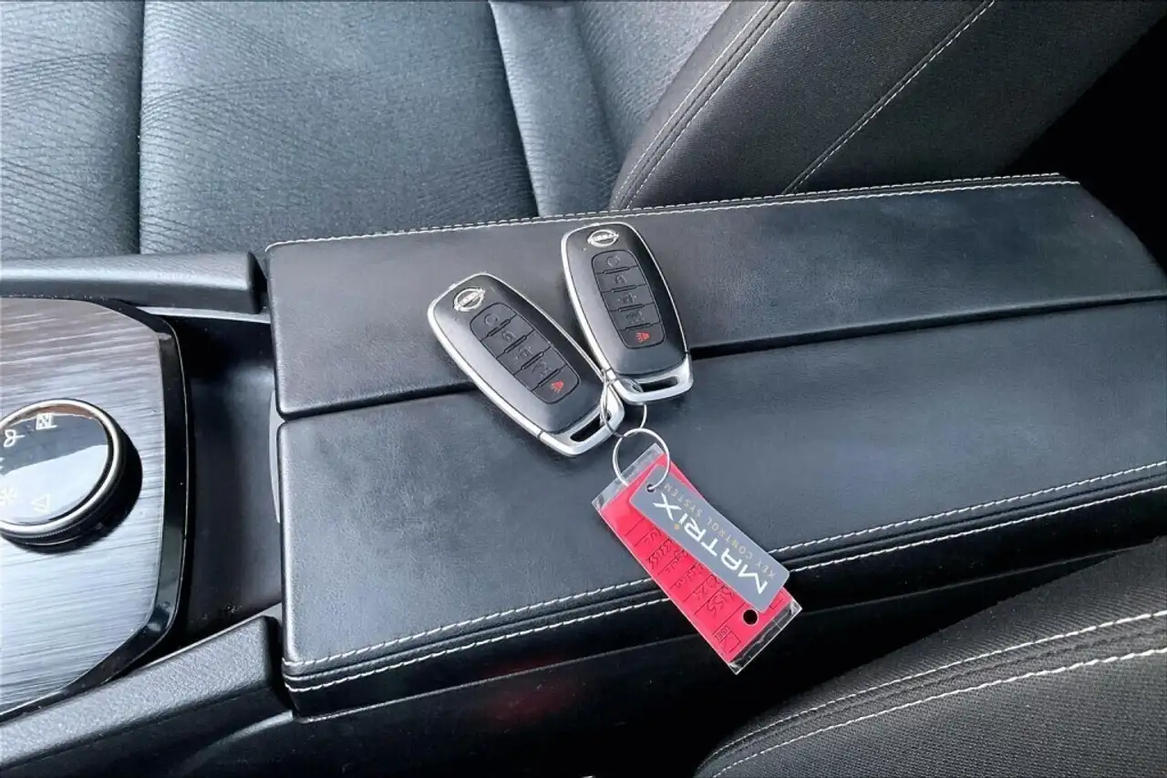 Nissan Rogue снимка Nissan Rogue